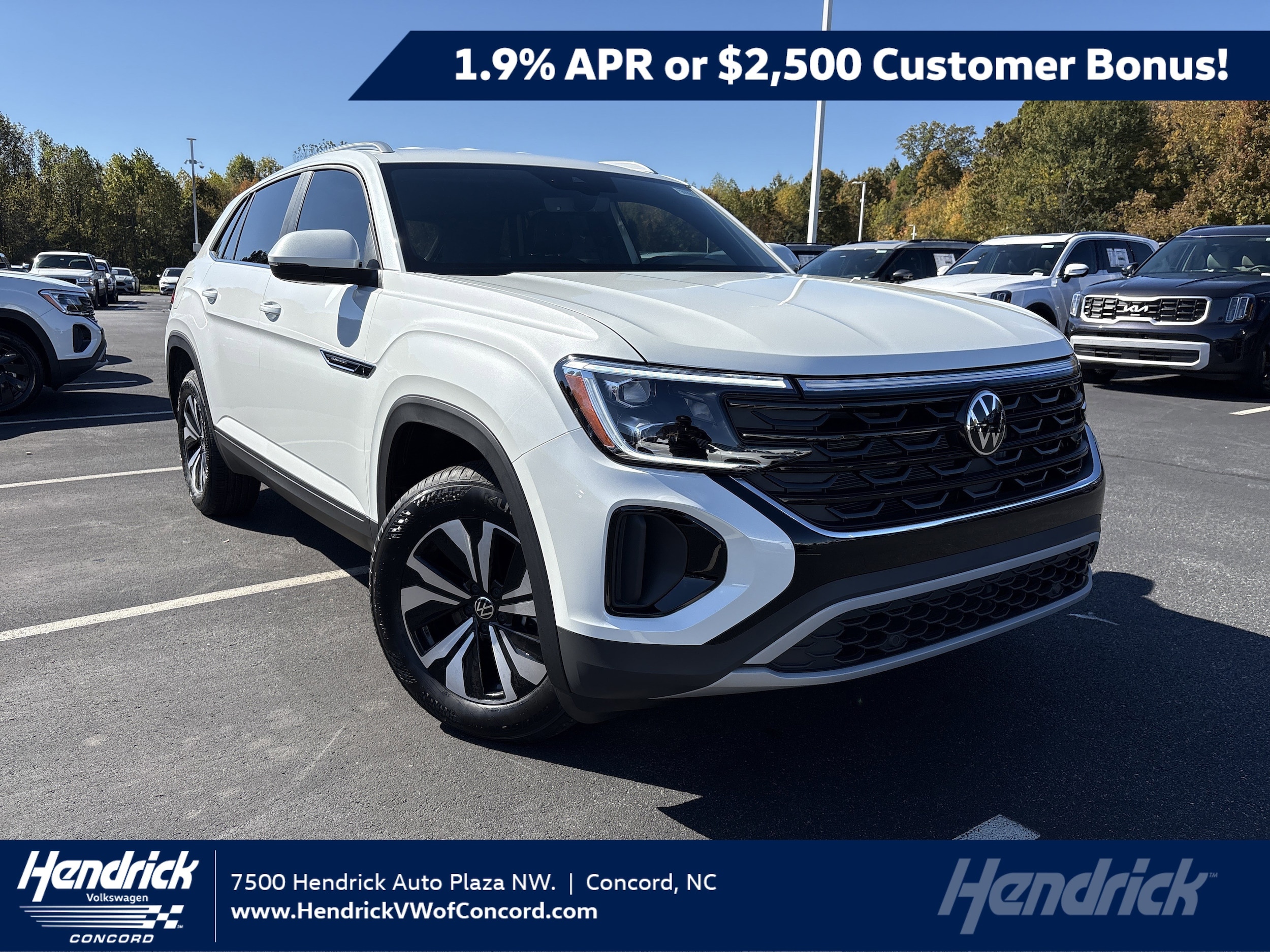 2026 Volkswagen Atlas Cross Sport SE's photo