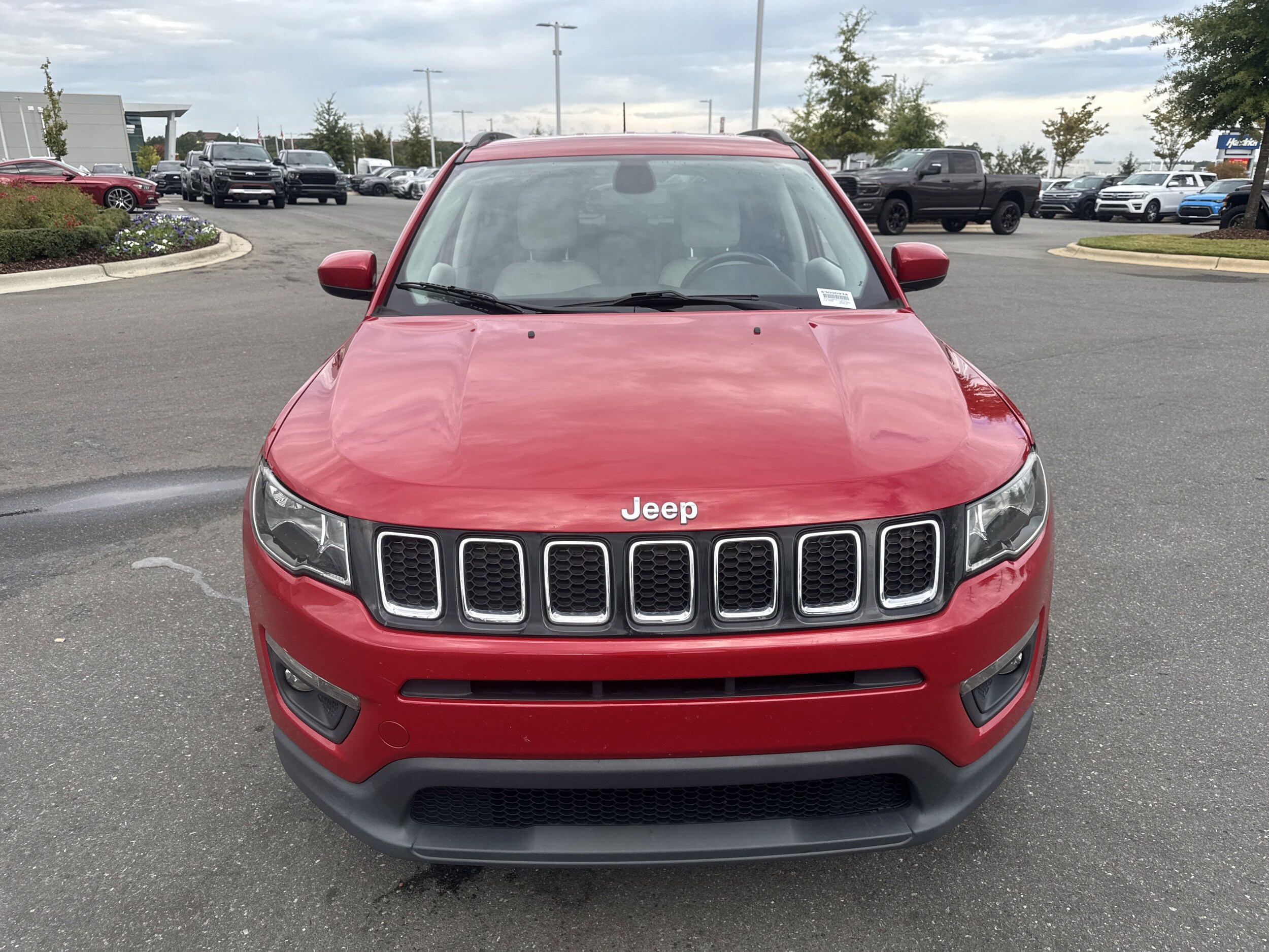 2019 Jeep Compass Latitude photo 2