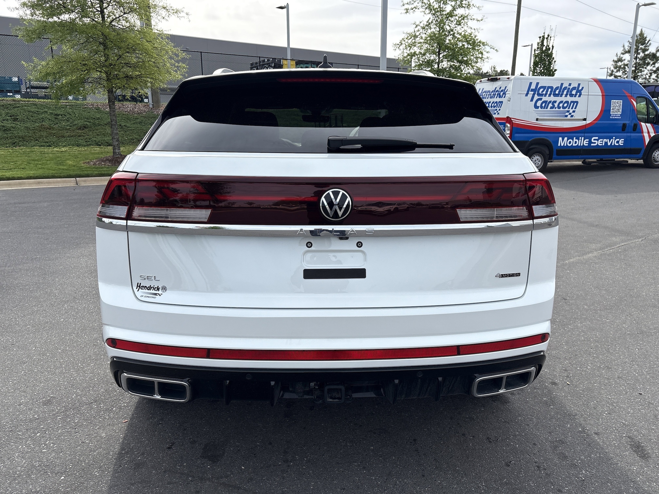 2026 Volkswagen Atlas Cross Sport 2.0T SEL Premium R-Line photo 6