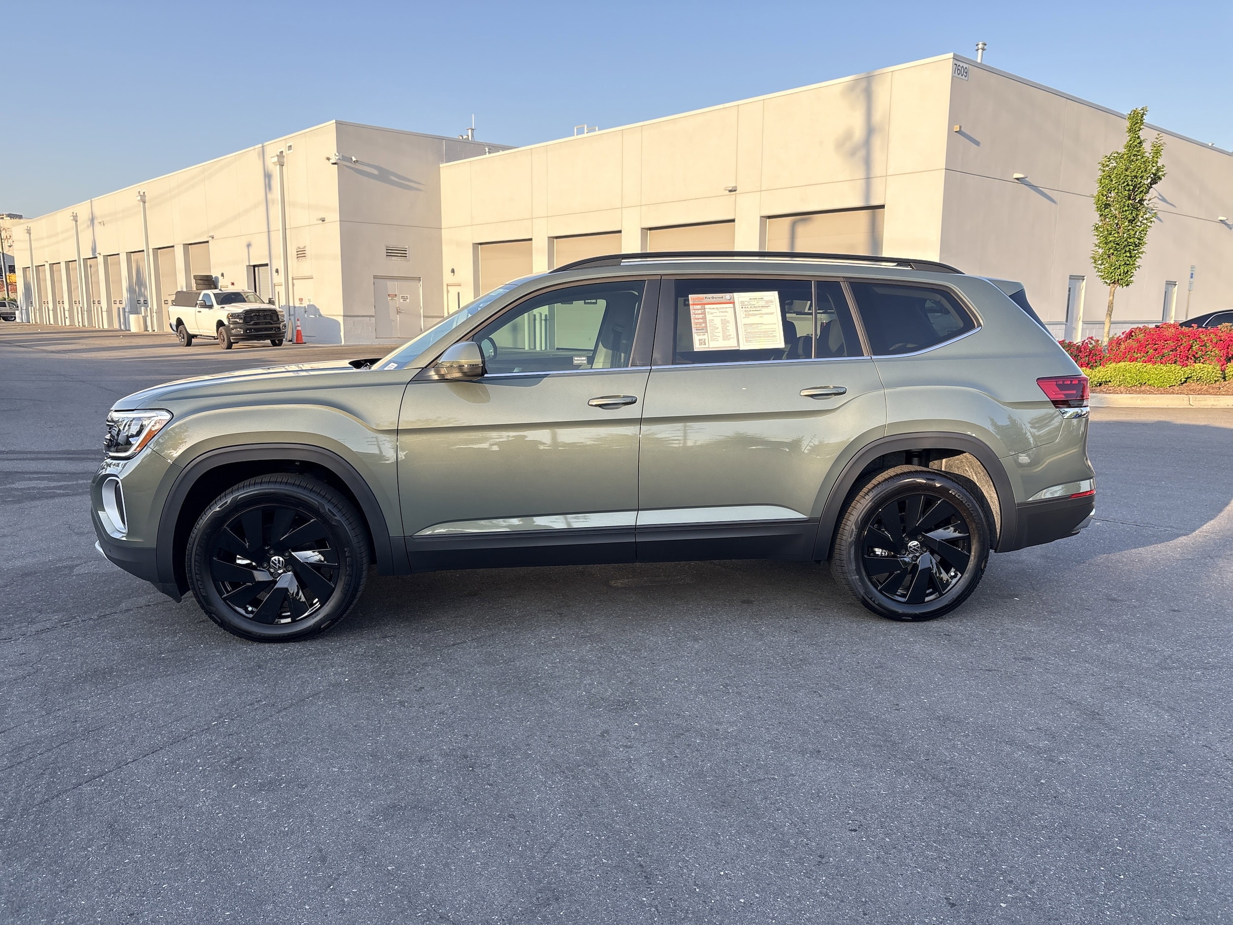2026 Volkswagen Atlas 2.0T SE w/Technology photo 4