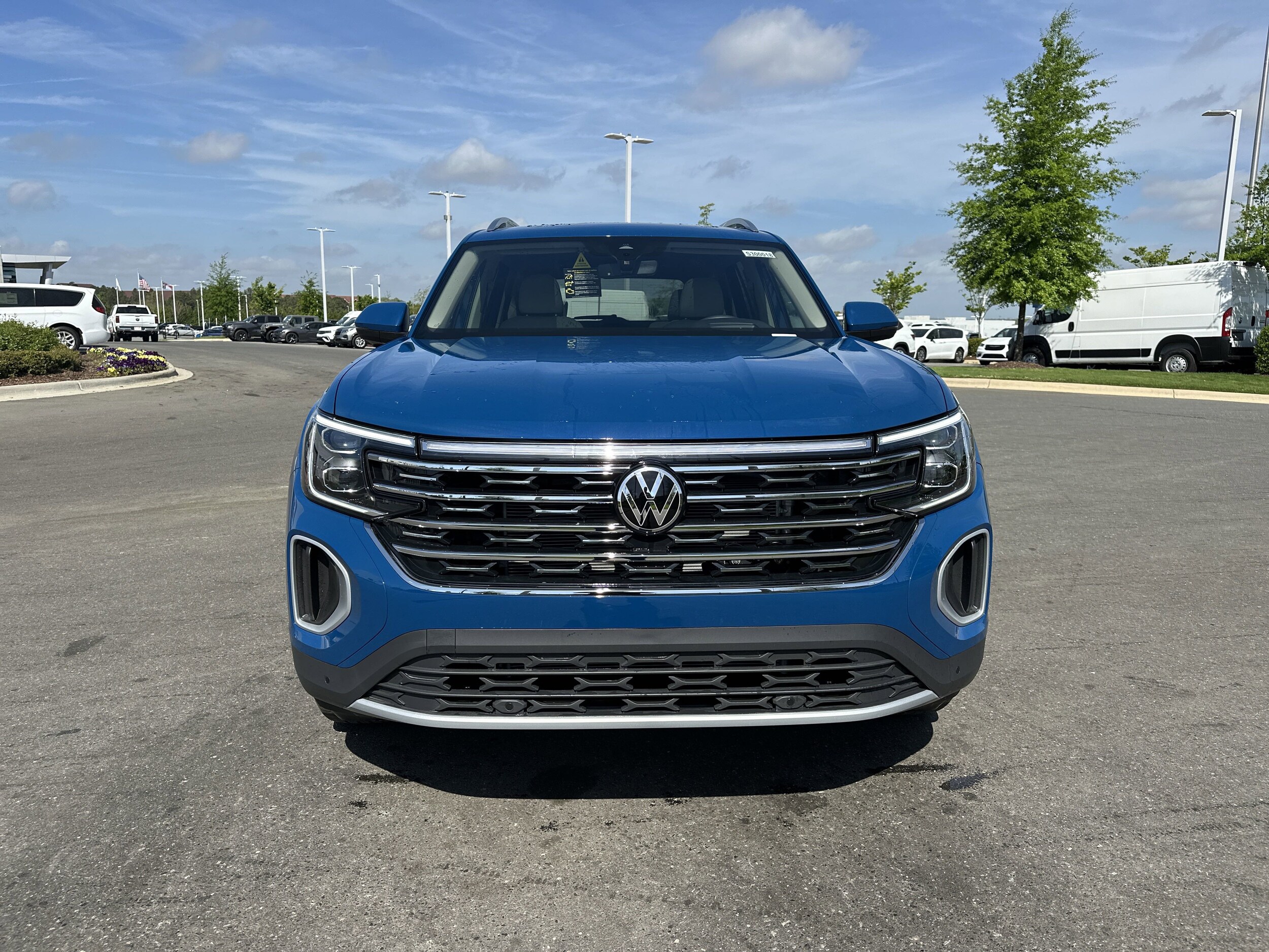 2025 Volkswagen Atlas SEL photo 3