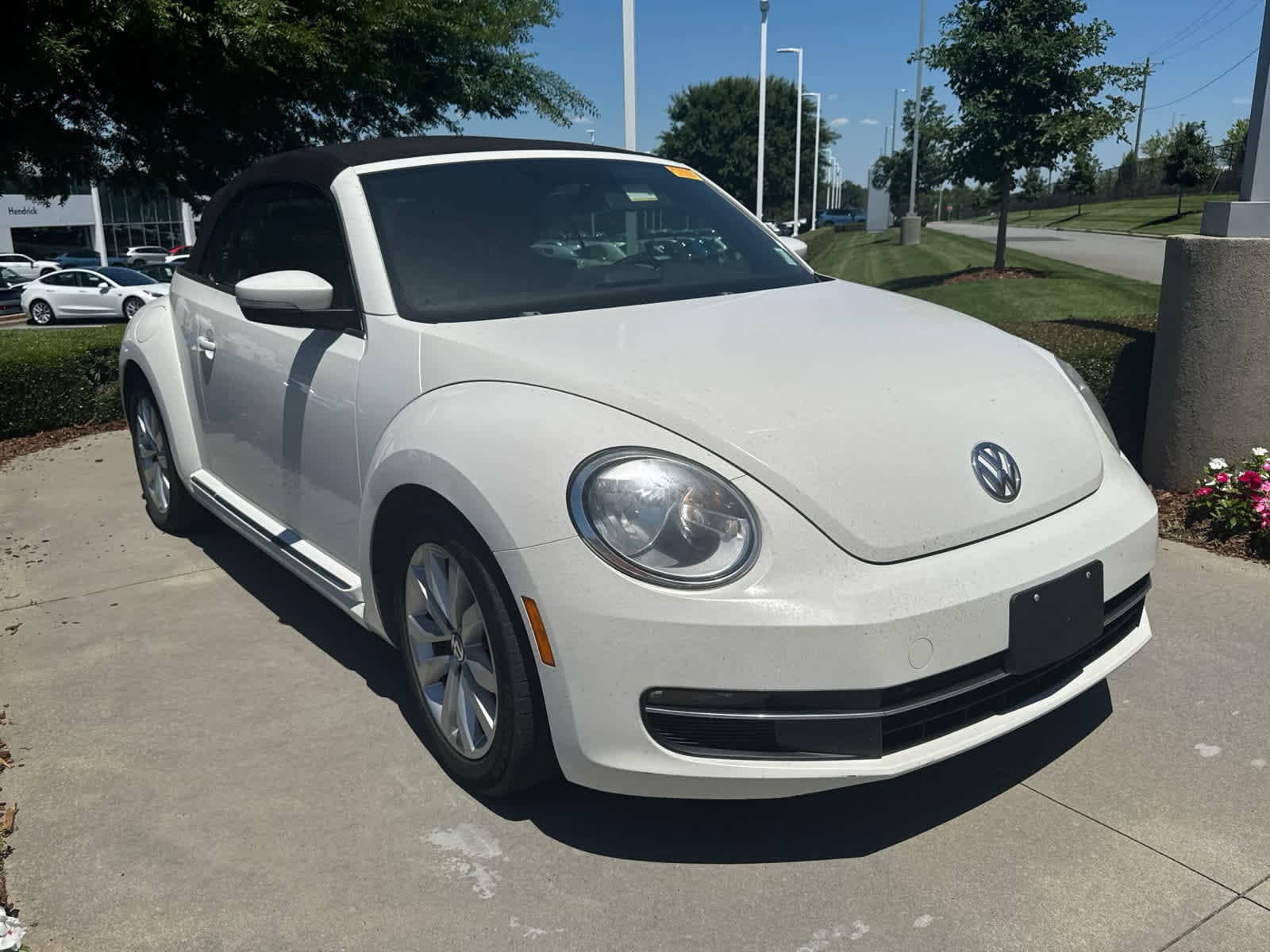 Volkswagen Beetle 2.0L TDI W/Sound/Navigation