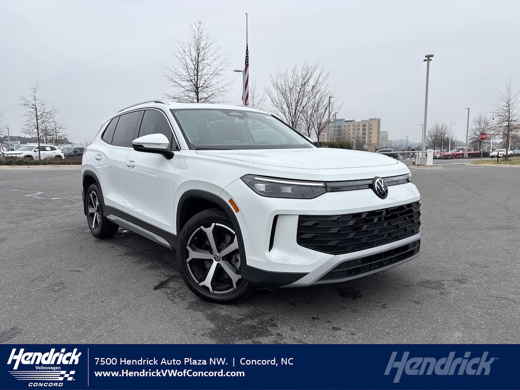 Certified 2025 Volkswagen Tiguan 2.0T SE SUV