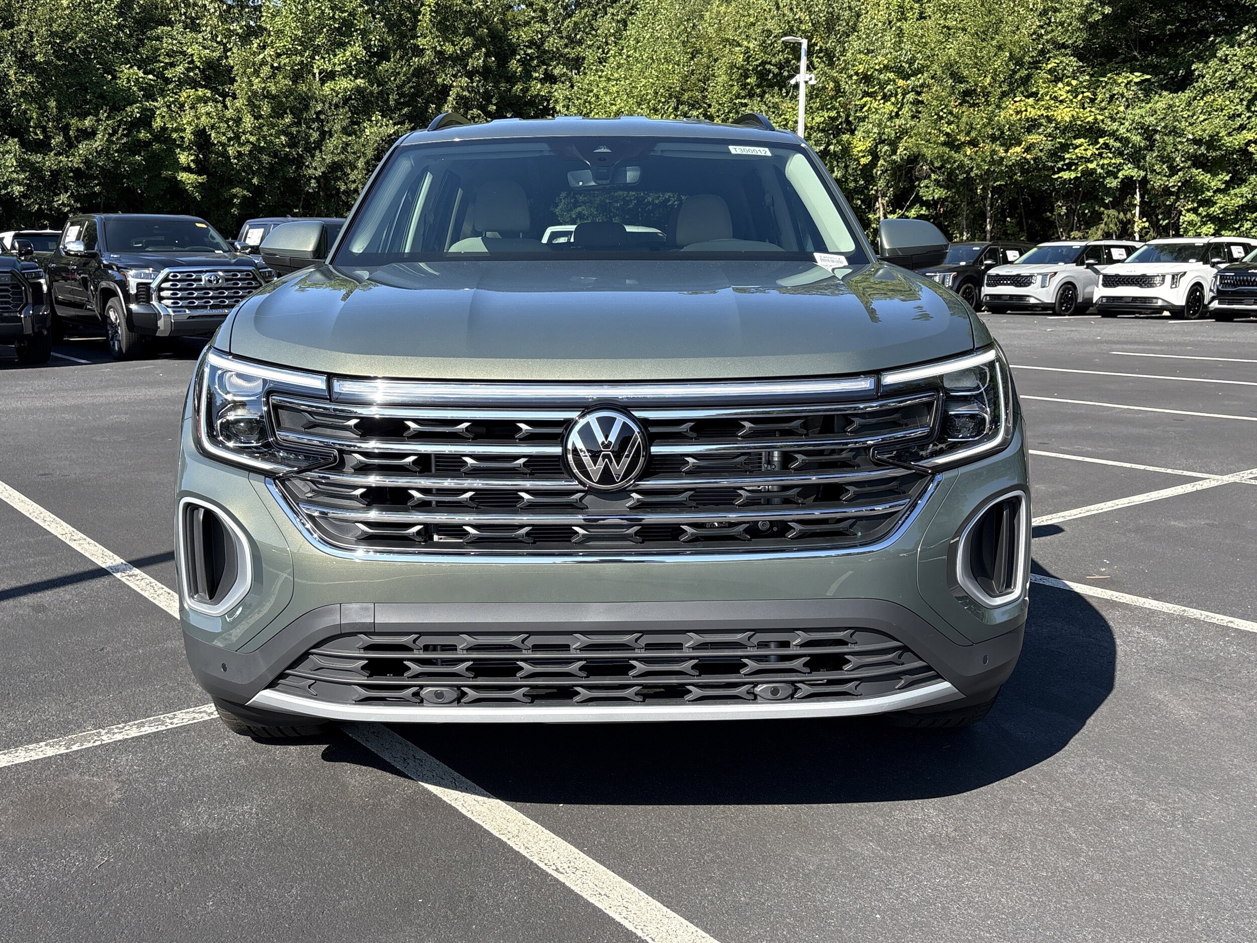 2026 Volkswagen Atlas SE Technology photo 2