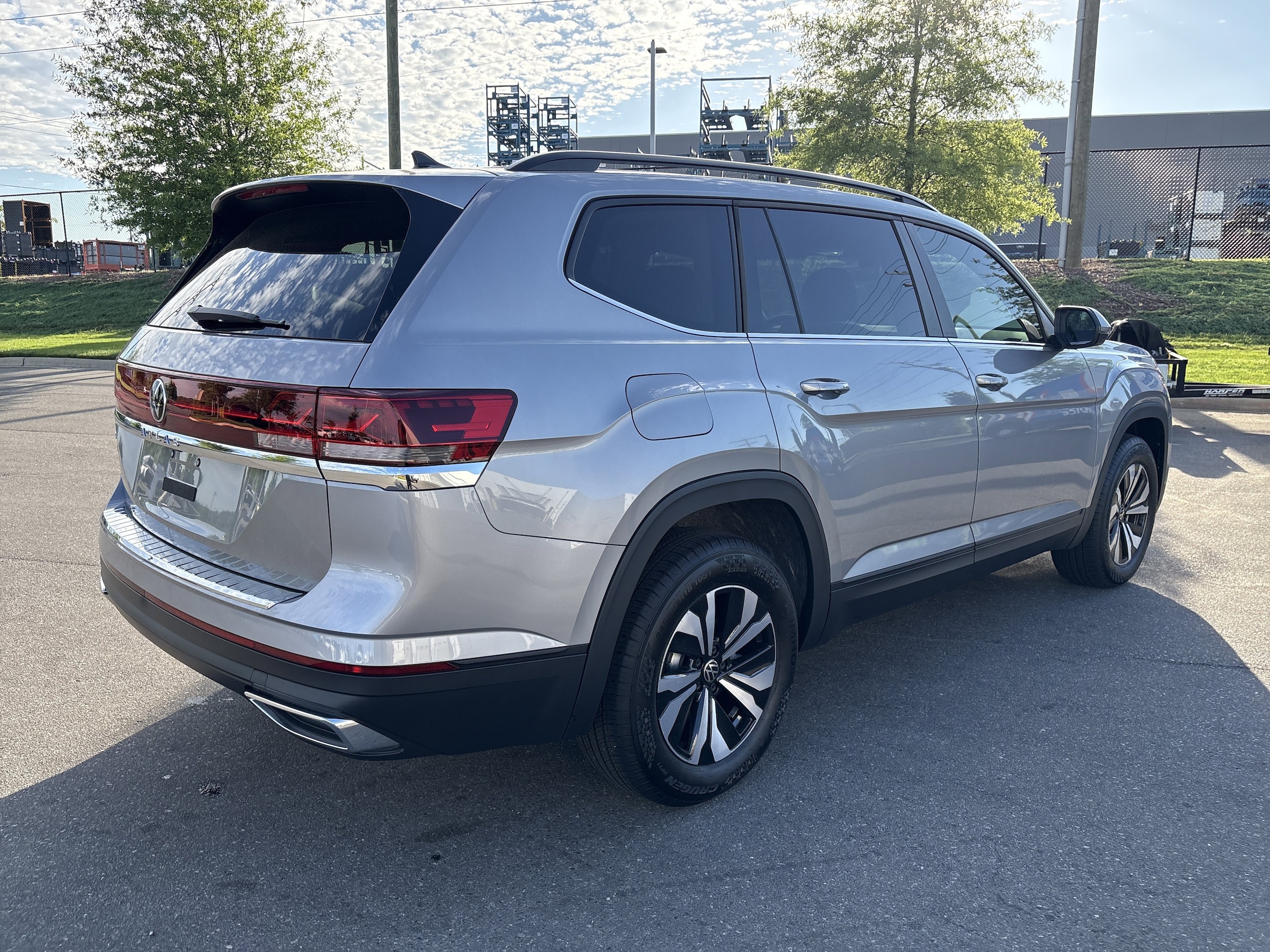 2026 Volkswagen Atlas 2.0T SE photo 3