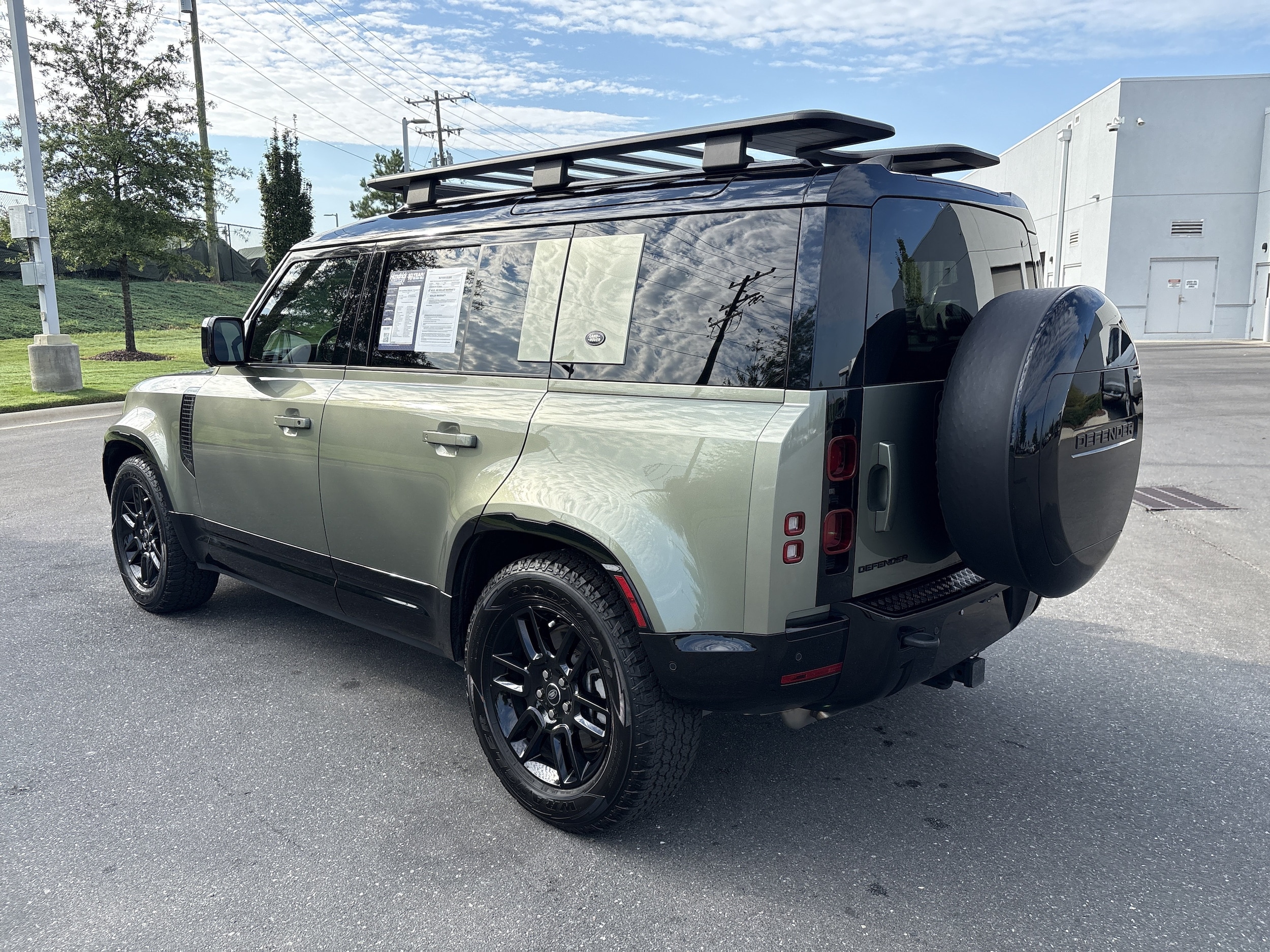 2024 Land Rover Defender 110 X-Dynamic SE