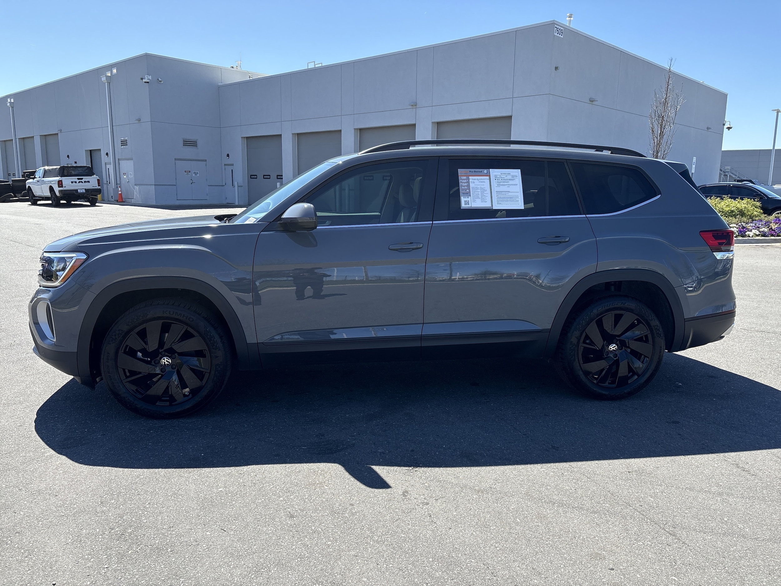 2026 Volkswagen Atlas 2.0T SE w/Technology photo 5