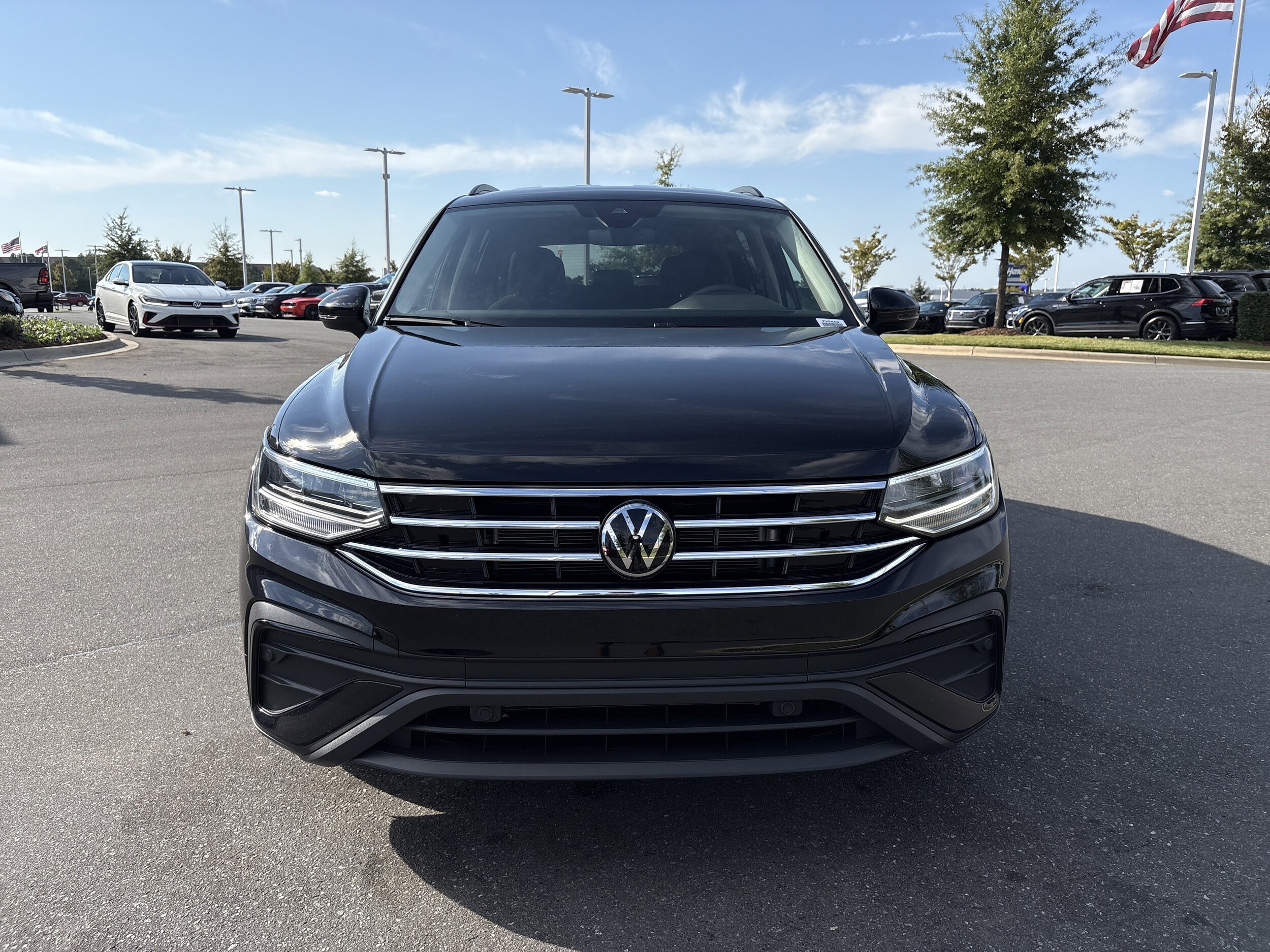 2024 Volkswagen Tiguan S photo 2