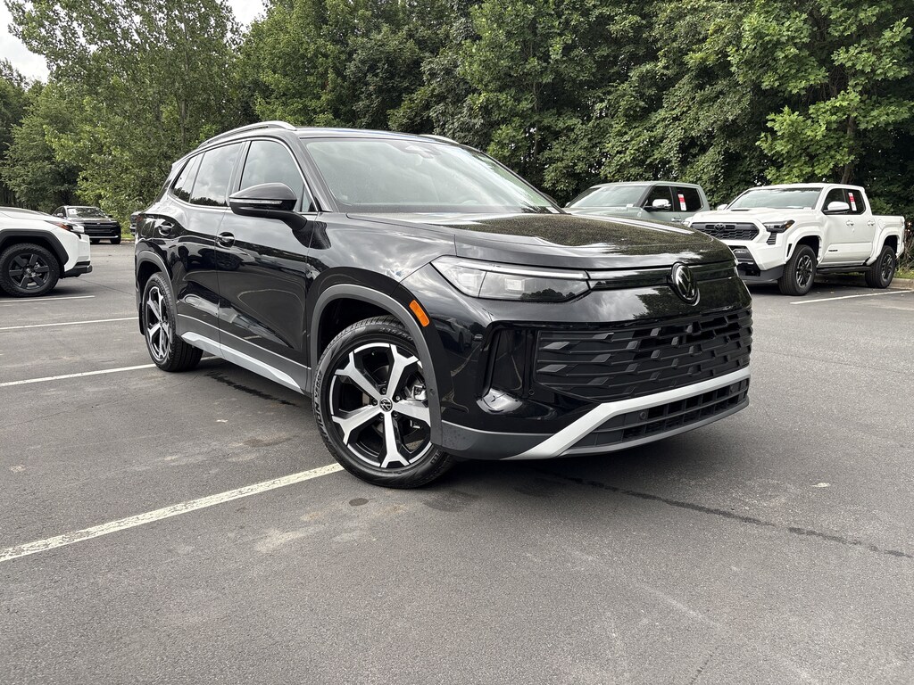 New 2026 Volkswagen Tiguan 2.0T SE SUV