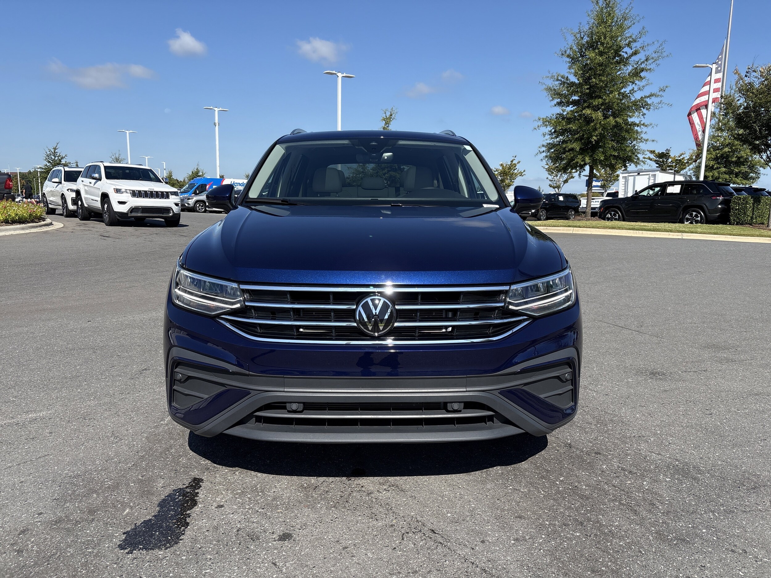 2024 Volkswagen Tiguan SE Wolfsburg Edition photo 2