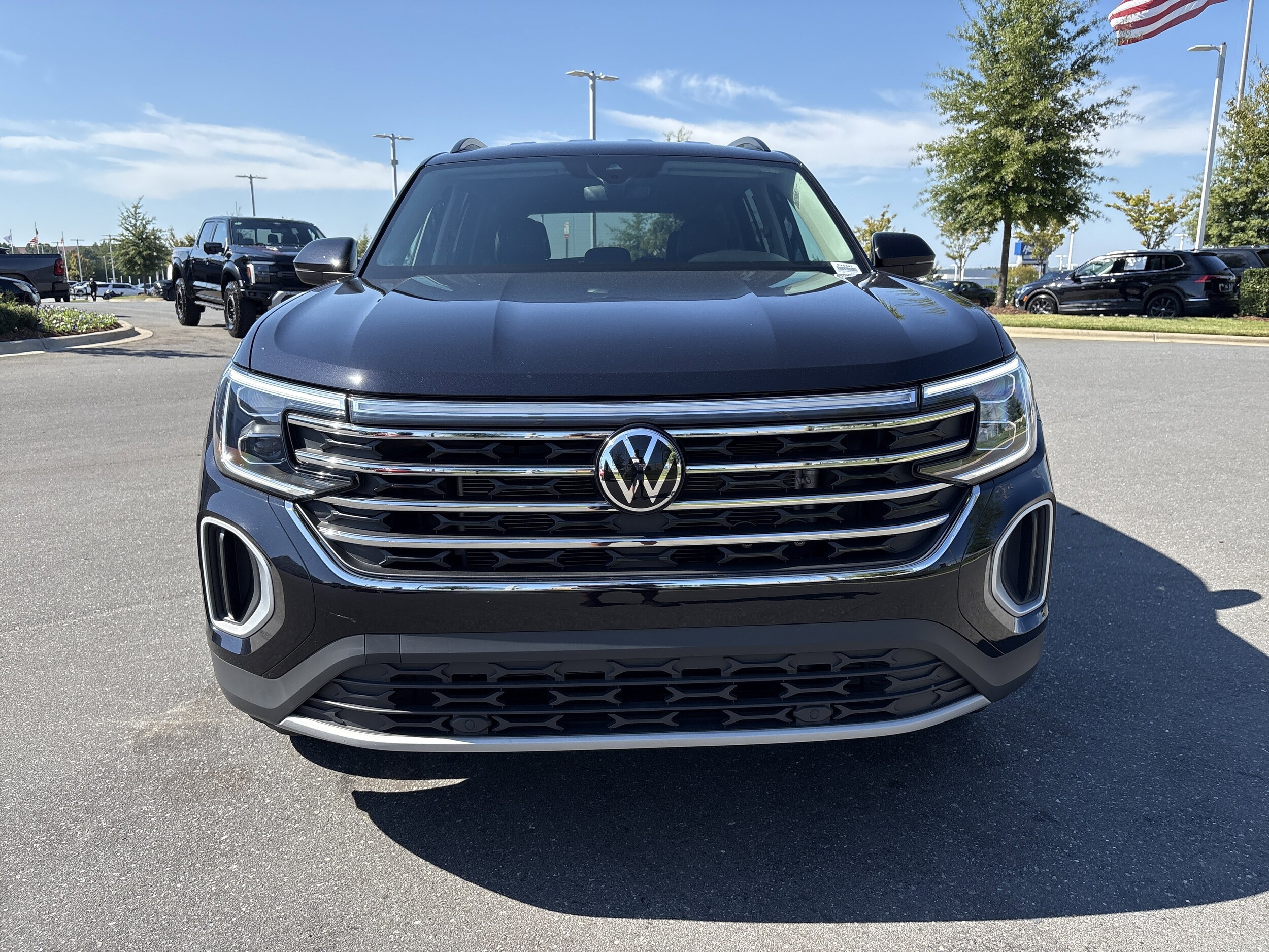 2024 Volkswagen Atlas SE photo 3