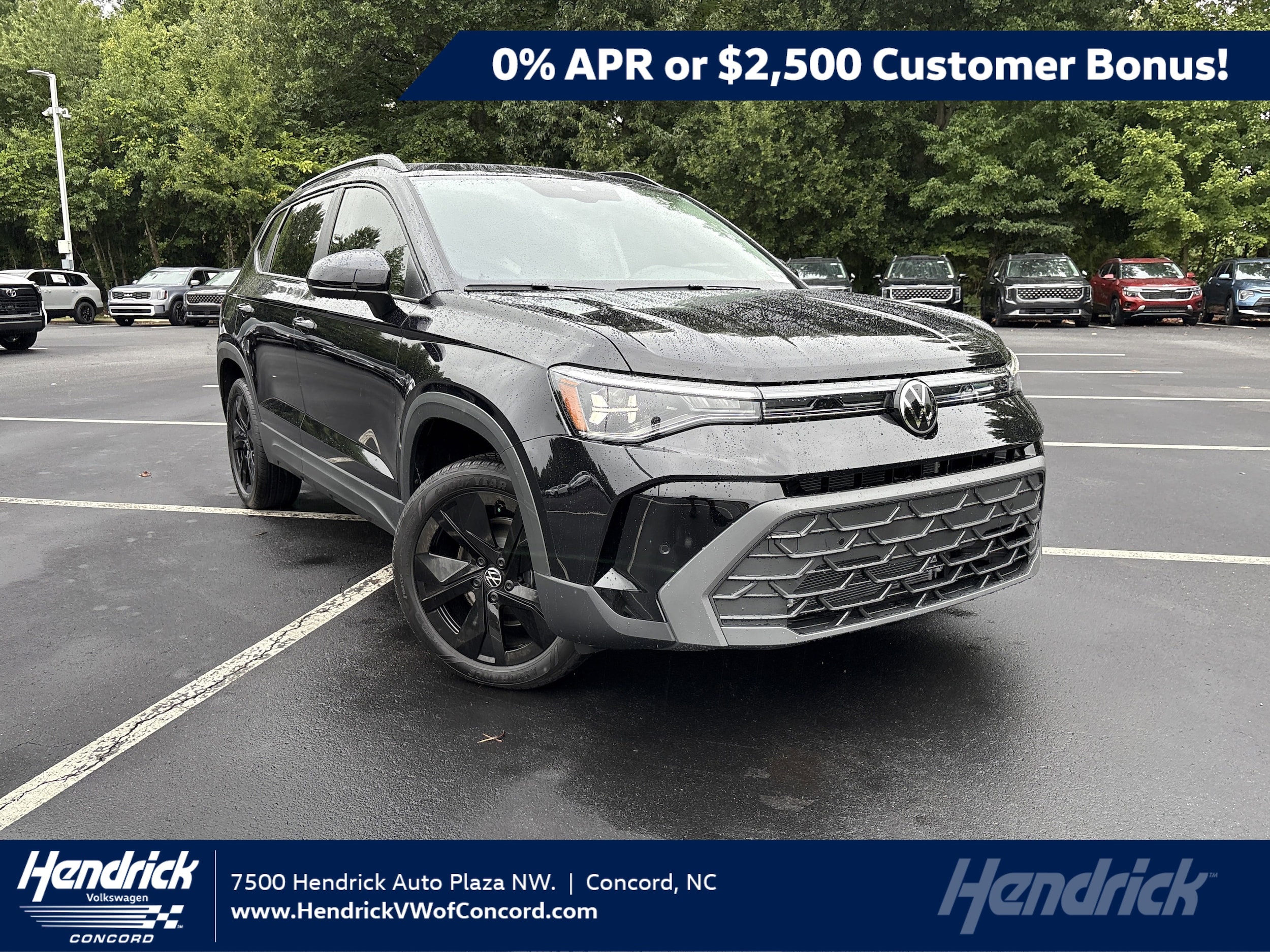 2025 Volkswagen Taos SE Black's photo