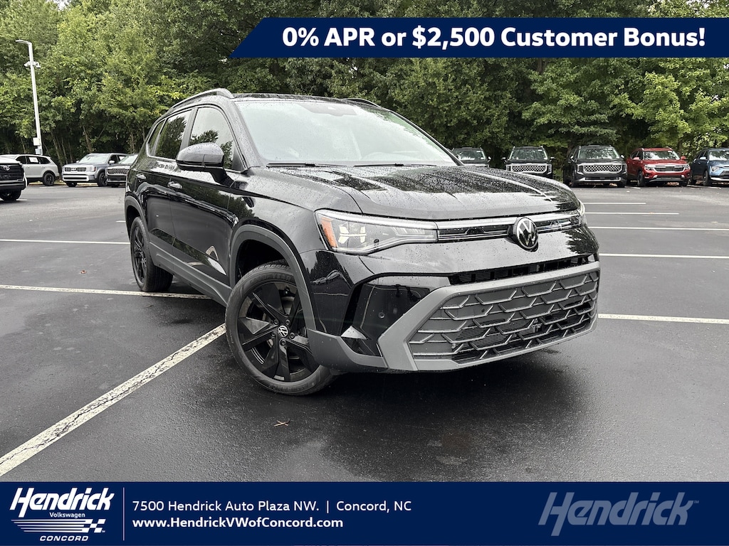 New 2025 Volkswagen Taos 1.5T SE Black SUV