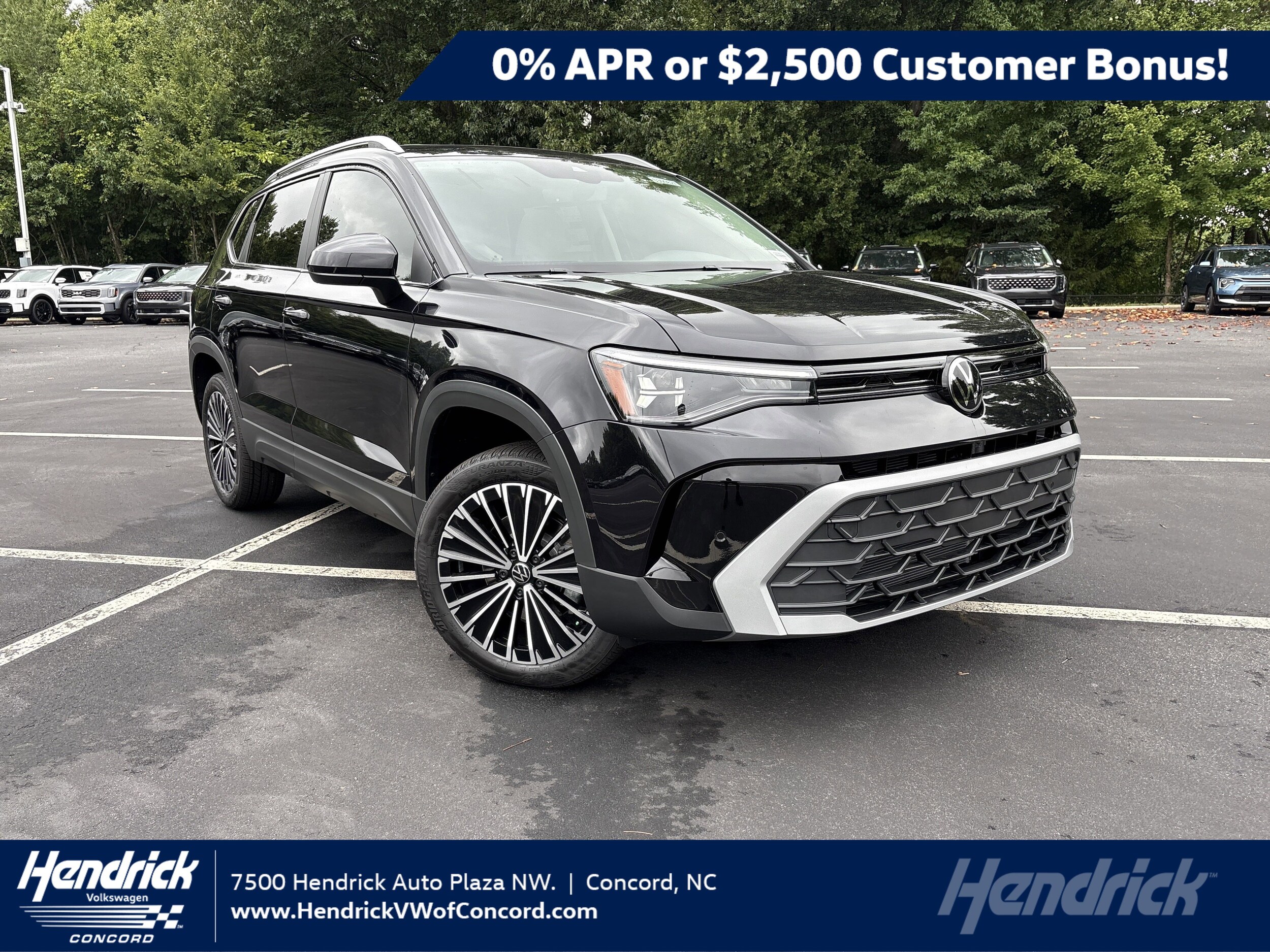 2025 Volkswagen Taos SE's photo