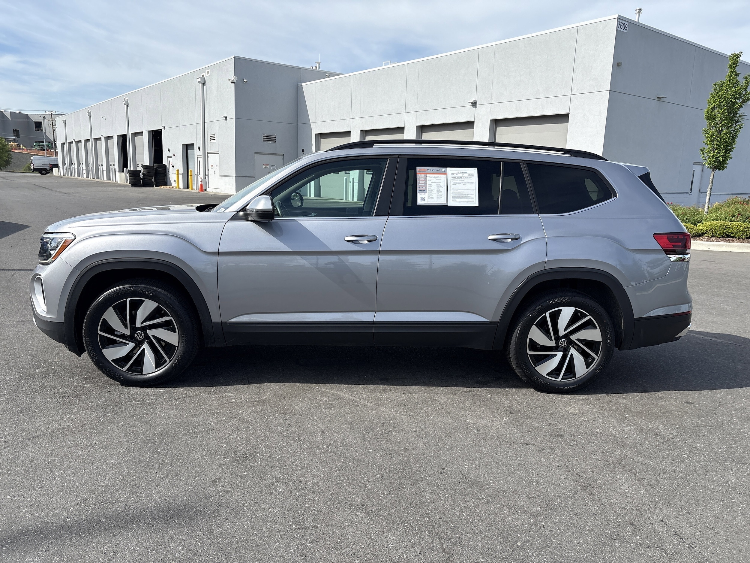 2024 Volkswagen Atlas 2.0T SE w/Technology photo 5