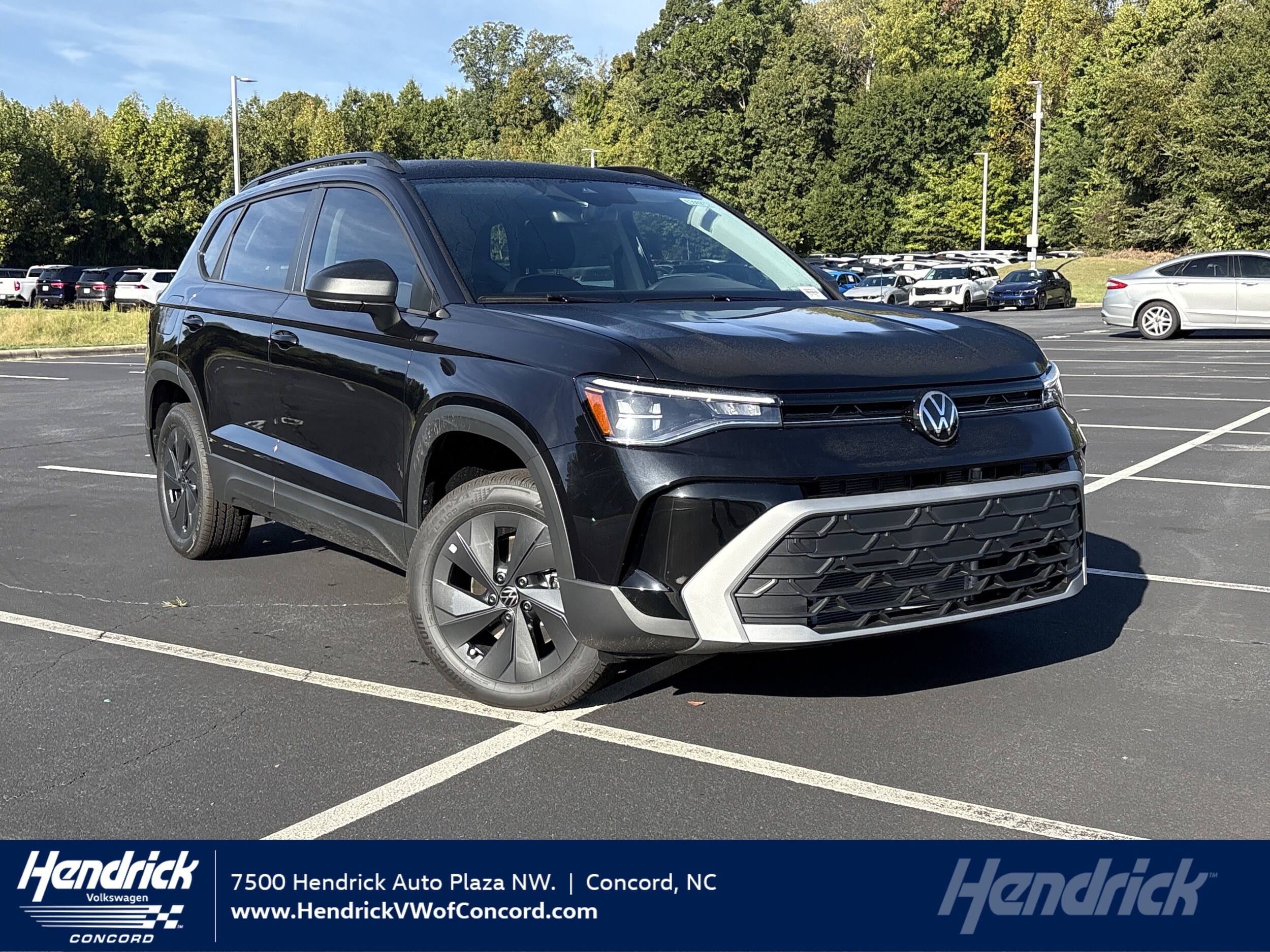 2025 Volkswagen Taos S's photo