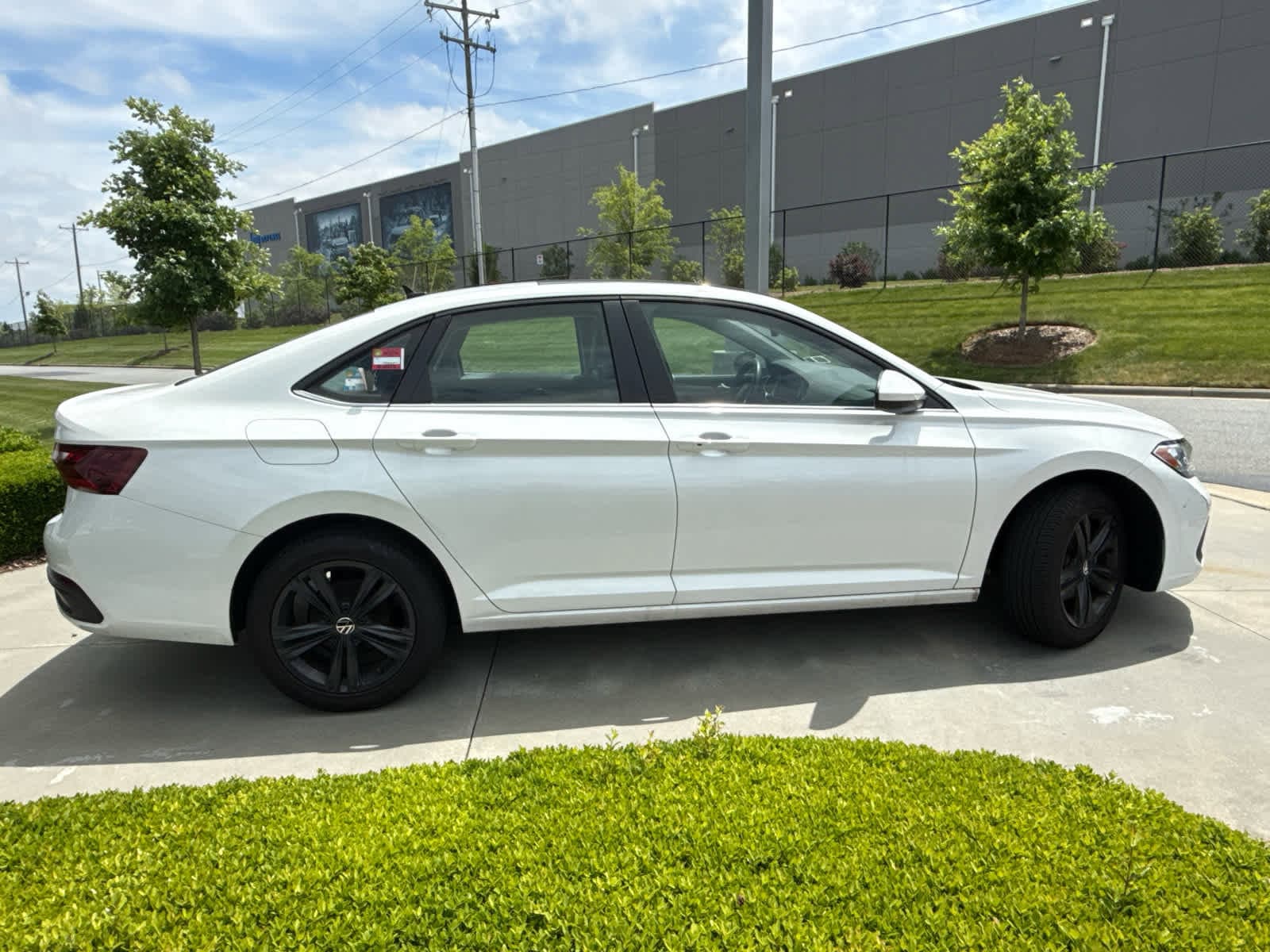 2023 Volkswagen Jetta 1.5T SE photo 3