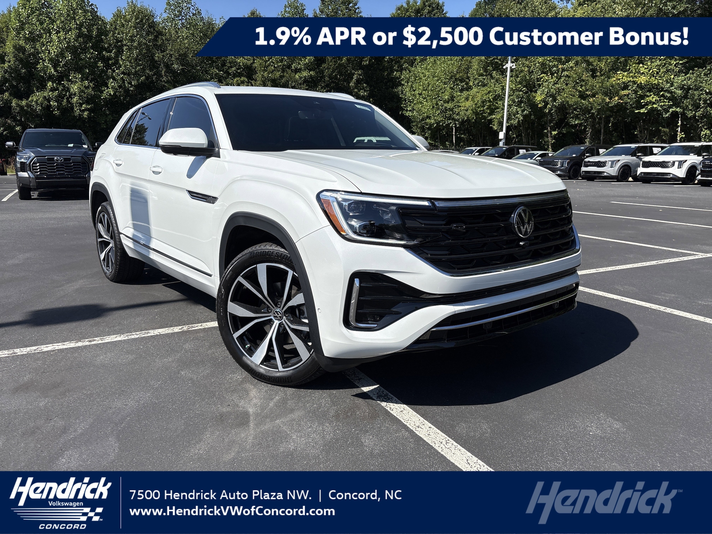 2026 Volkswagen Atlas Cross Sport SEL Premium R-LINE's photo
