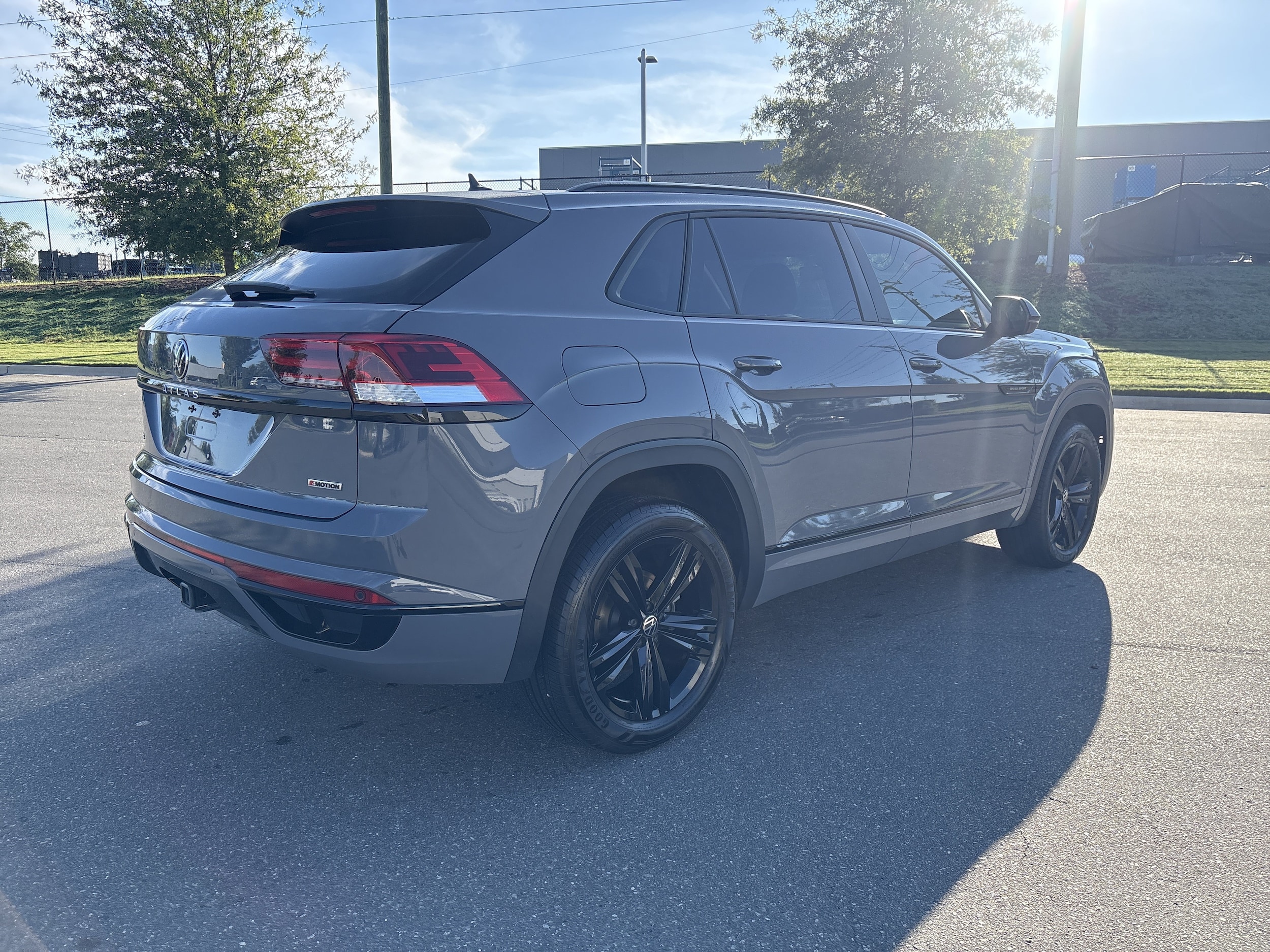 2022 Volkswagen Atlas Cross Sport 3.6L V6 SEL R-Line Black