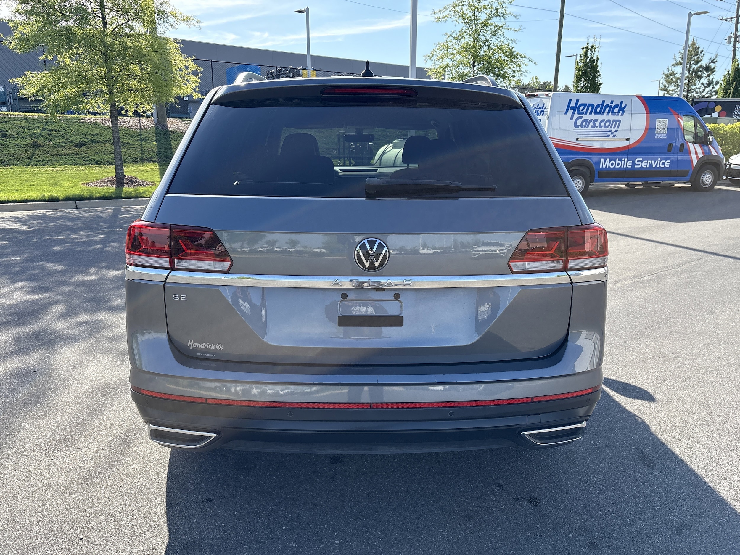 2023 Volkswagen Atlas 2.0T SE w/Technology photo 3