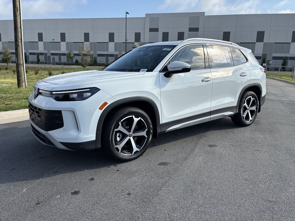 New 2026 Volkswagen Tiguan SE SUV