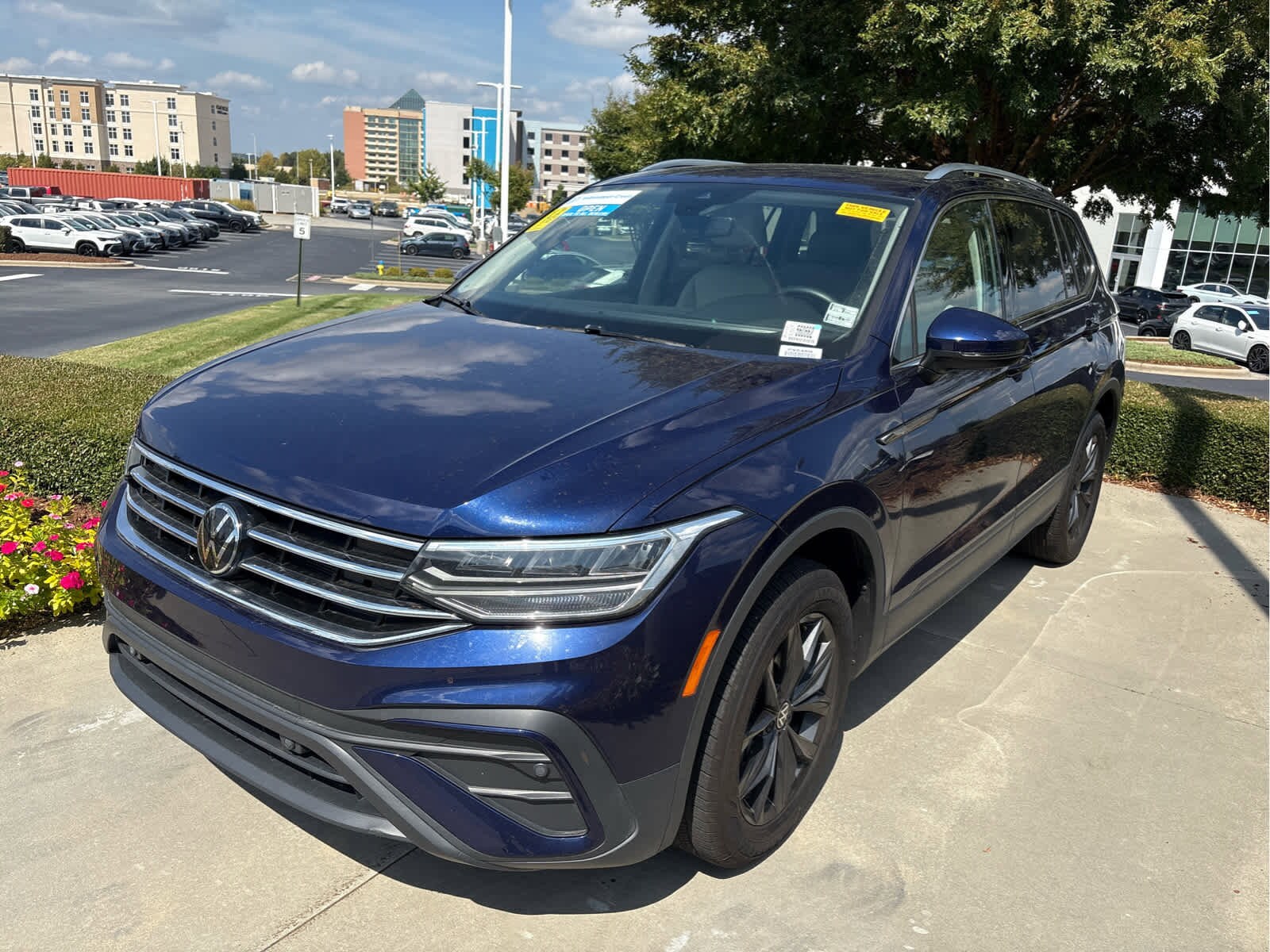 2024 Volkswagen Tiguan SE Wolfsburg Edition photo 2
