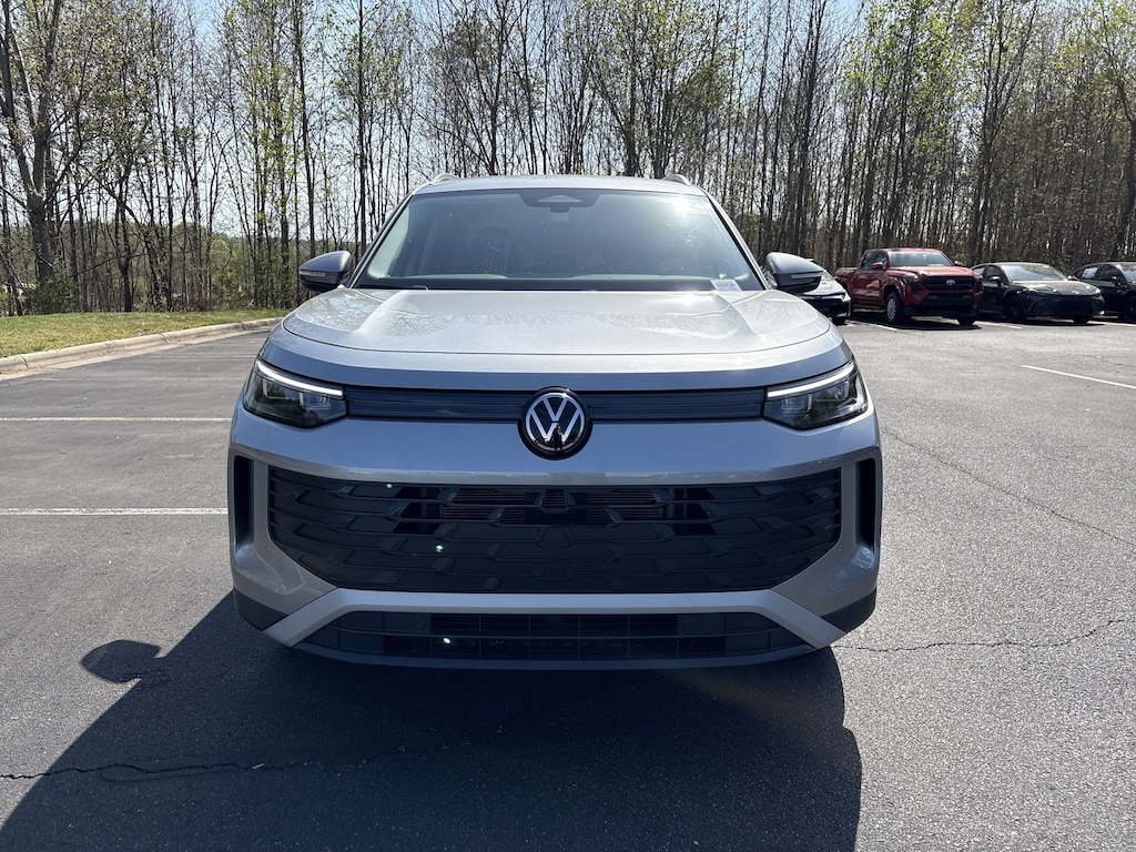 New 2026 Volkswagen Tiguan SE SUV