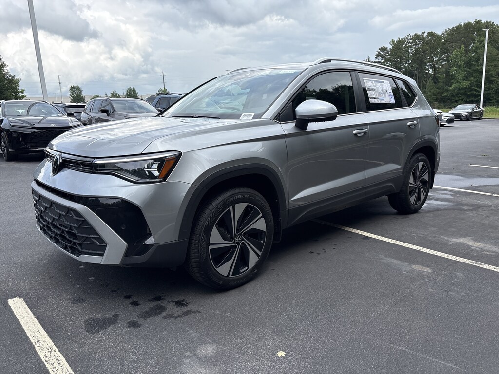 New 2026 Volkswagen Taos 1.5T SE SUV