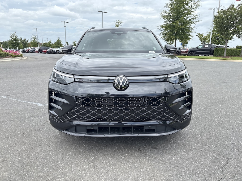 Certified 2025 Volkswagen Tiguan 2.0T SE R-Line Black SUV