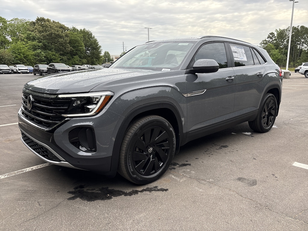 New 2026 Volkswagen Atlas Cross Sport 2.0T SE w/Technology SUV