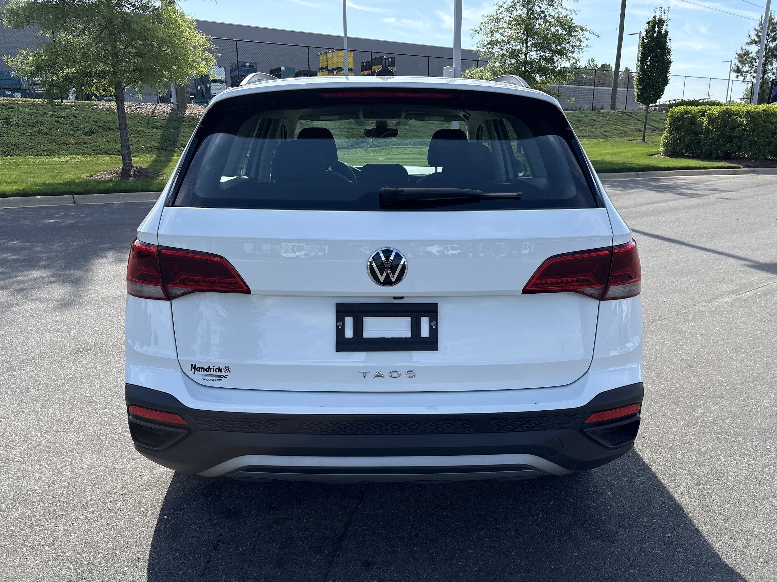 2024 Volkswagen Taos 1.5T S photo 3