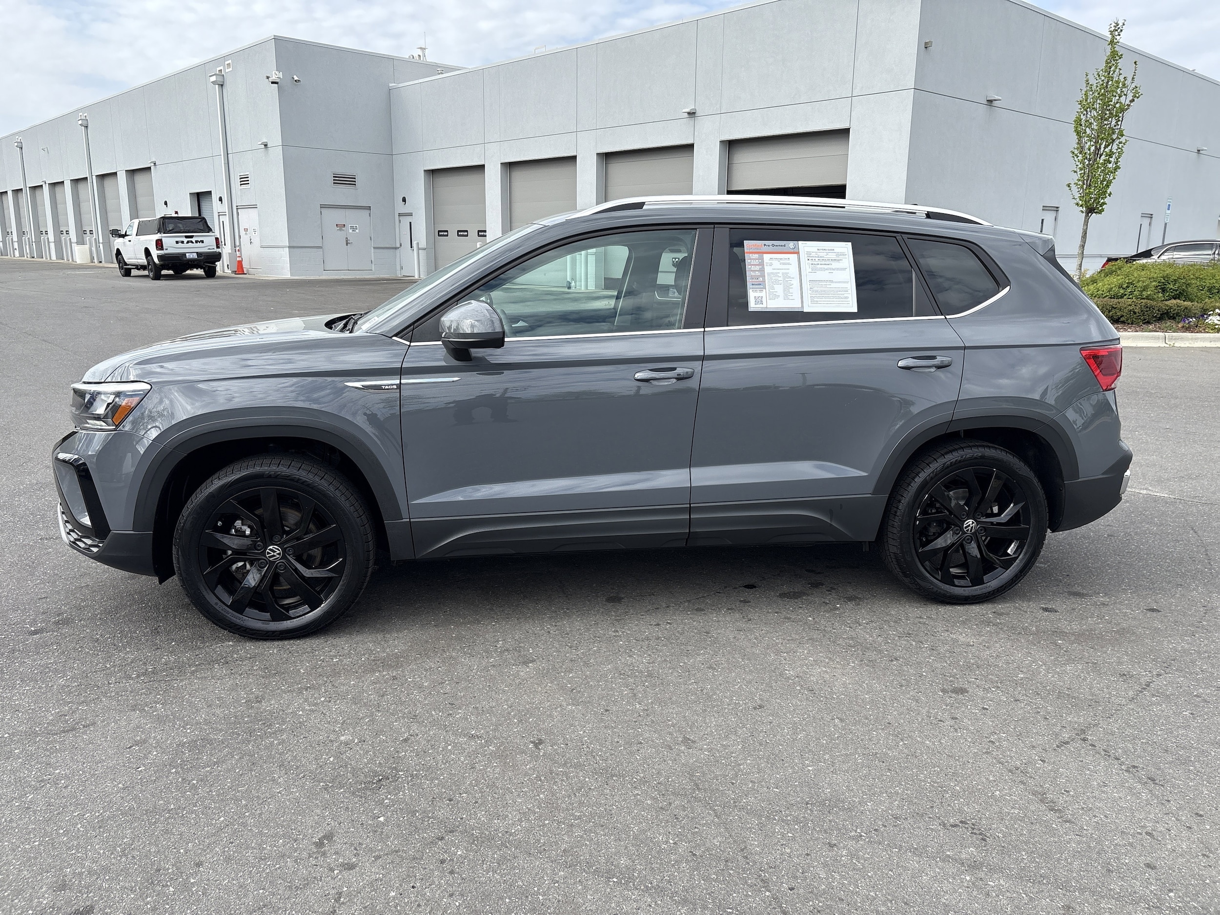 2023 Volkswagen Taos 1.5T SE photo 5