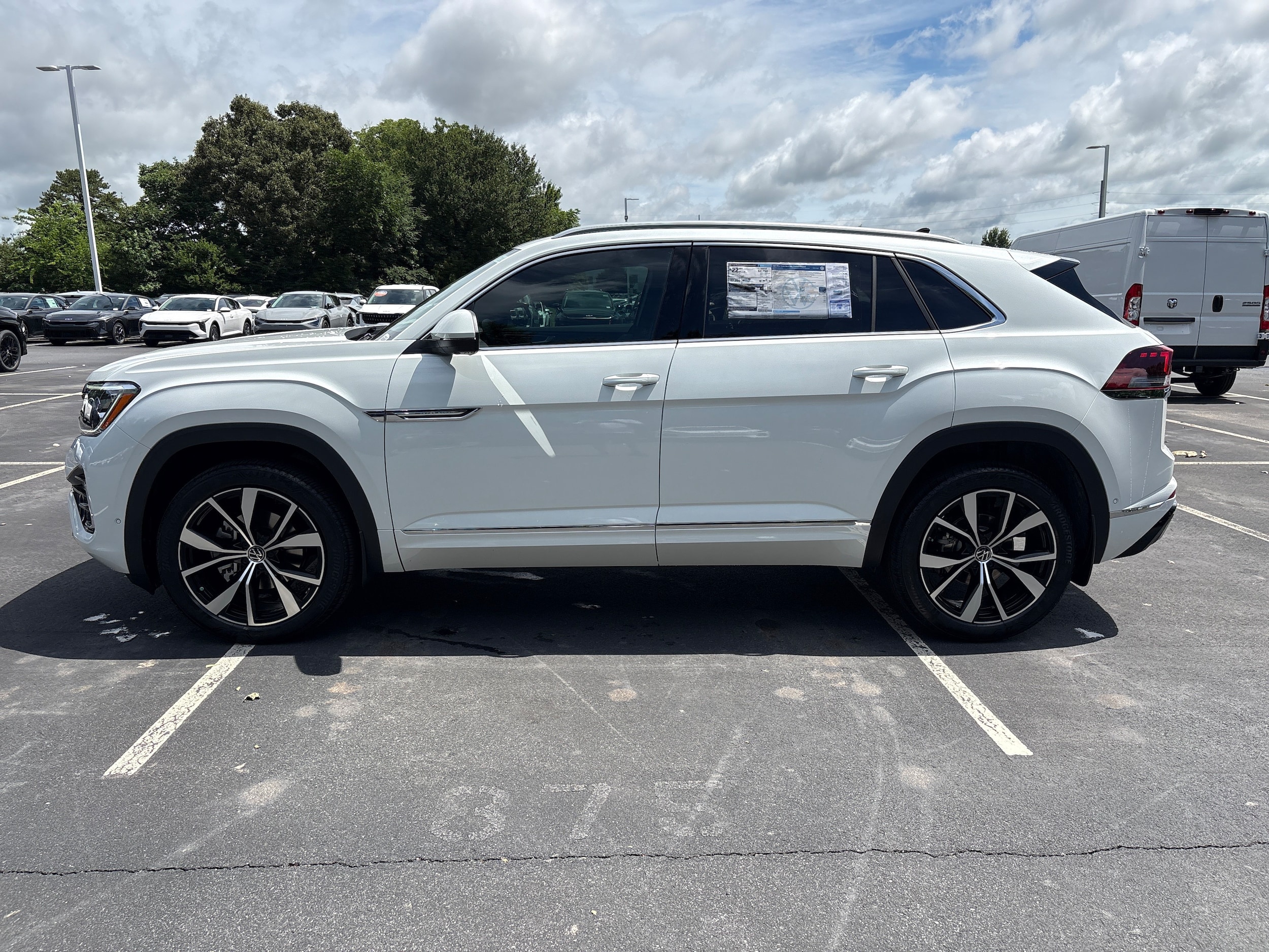 Volkswagen Atlas Cross Sport 2.0T SEL Premium R-Line