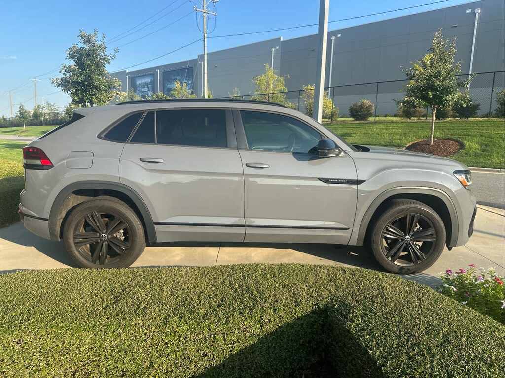 Used 2022 Volkswagen Atlas Cross Sport 3.6L V6 SEL R-Line Black SUV