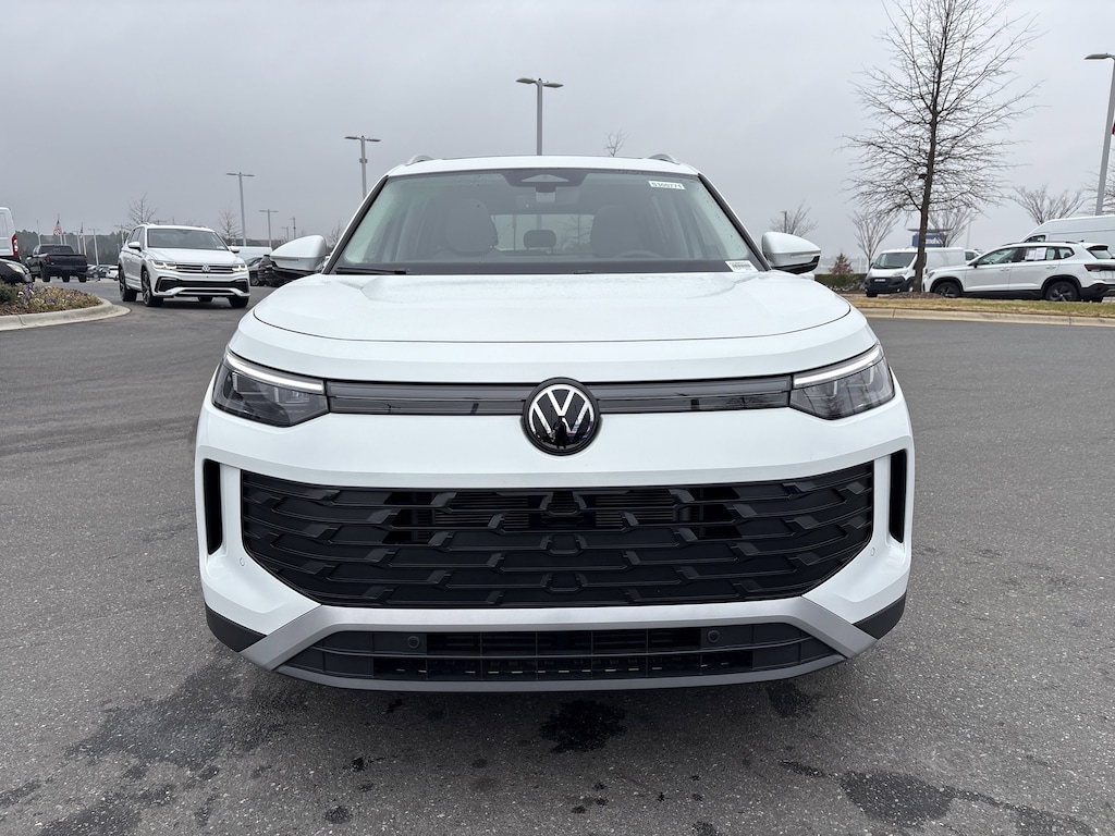 Certified 2025 Volkswagen Tiguan 2.0T SE SUV