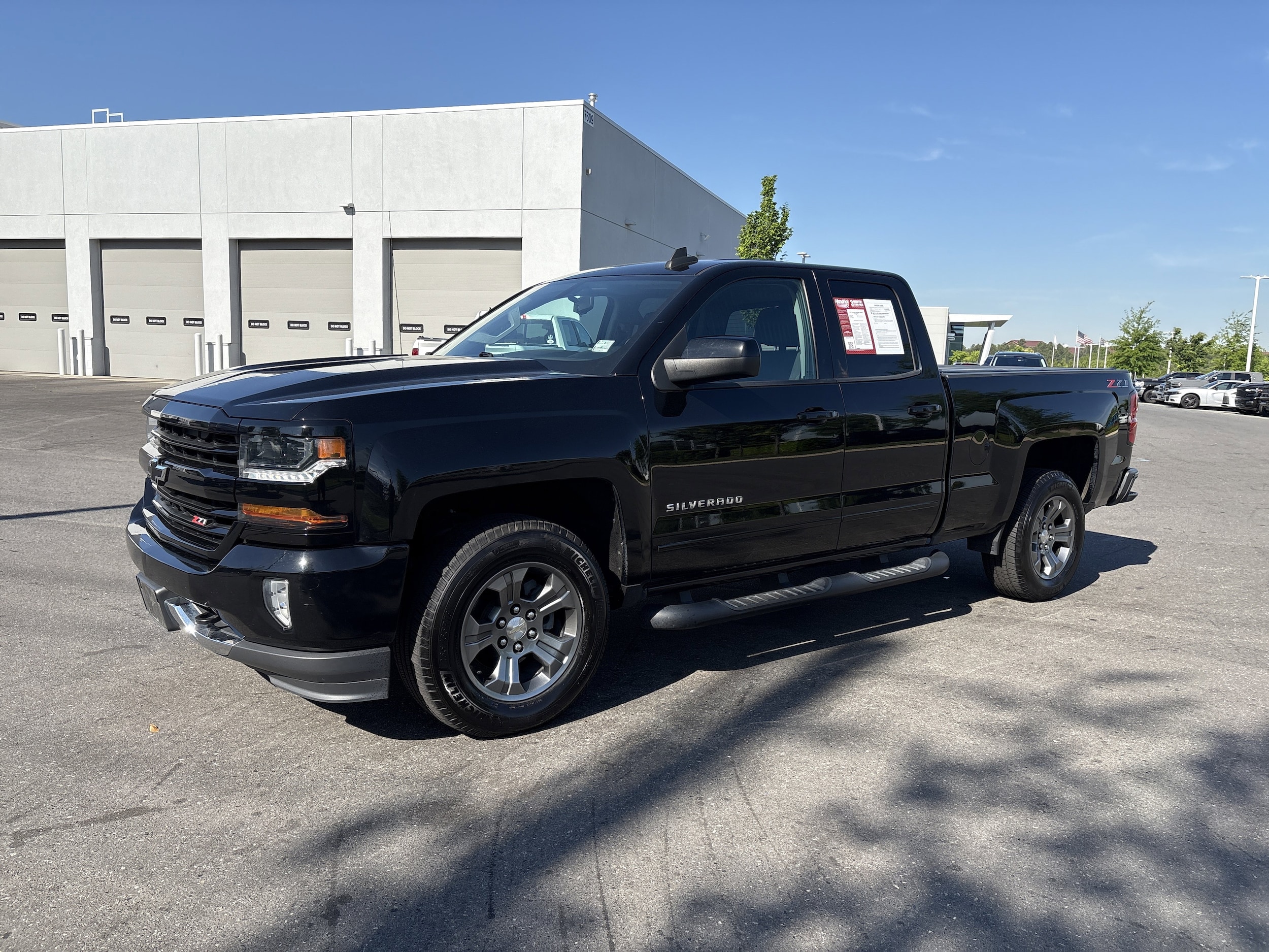 2018 Chevrolet Silverado 1500 LT w/2LT photo 4