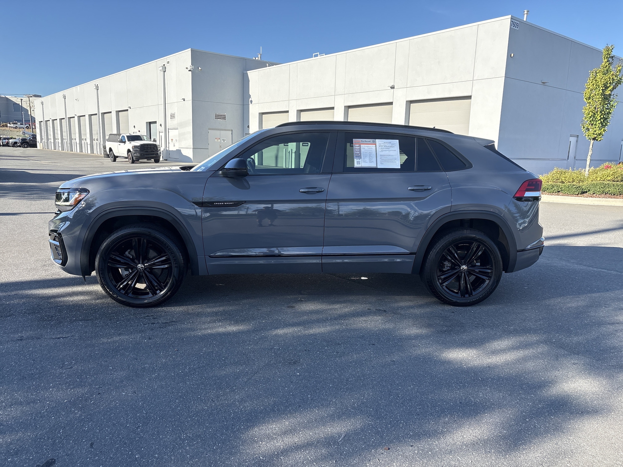 2022 Volkswagen Atlas Cross Sport 3.6L V6 SEL R-Line Black