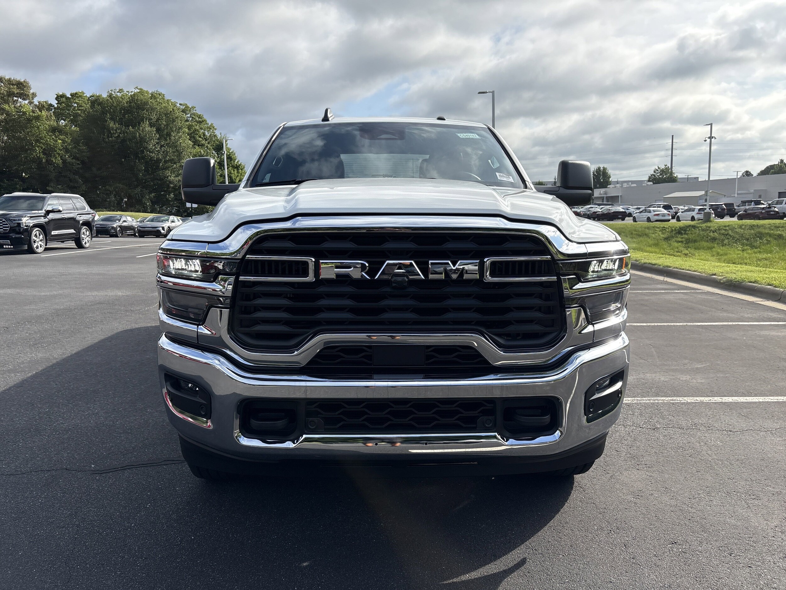 2025 Ram 2500 Tradesman photo 2