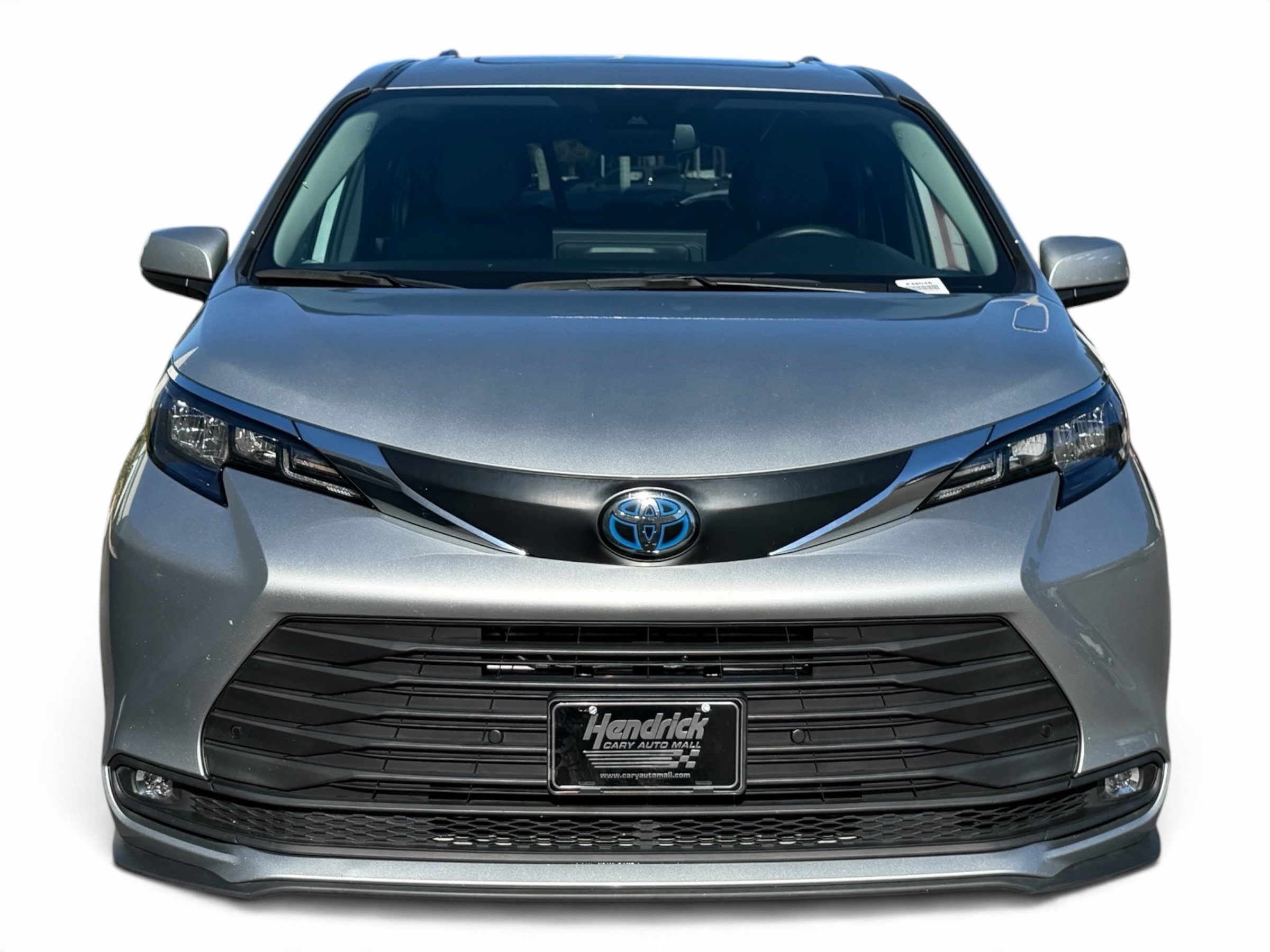 Used 2025 Toyota Sienna XLE Minivan