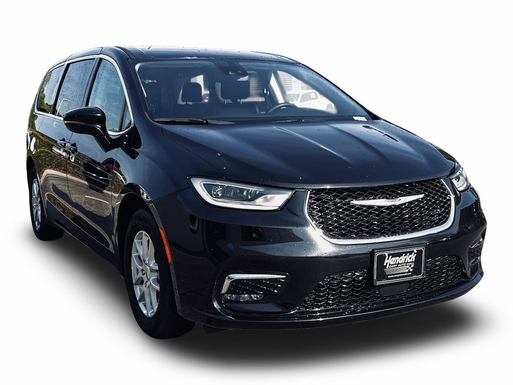 Used 2024 Chrysler Pacifica Touring L Minivan