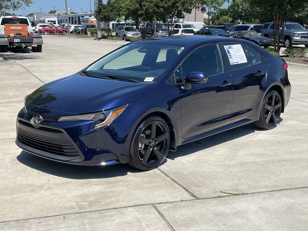 Used 2025 Toyota Corolla LE Sedan