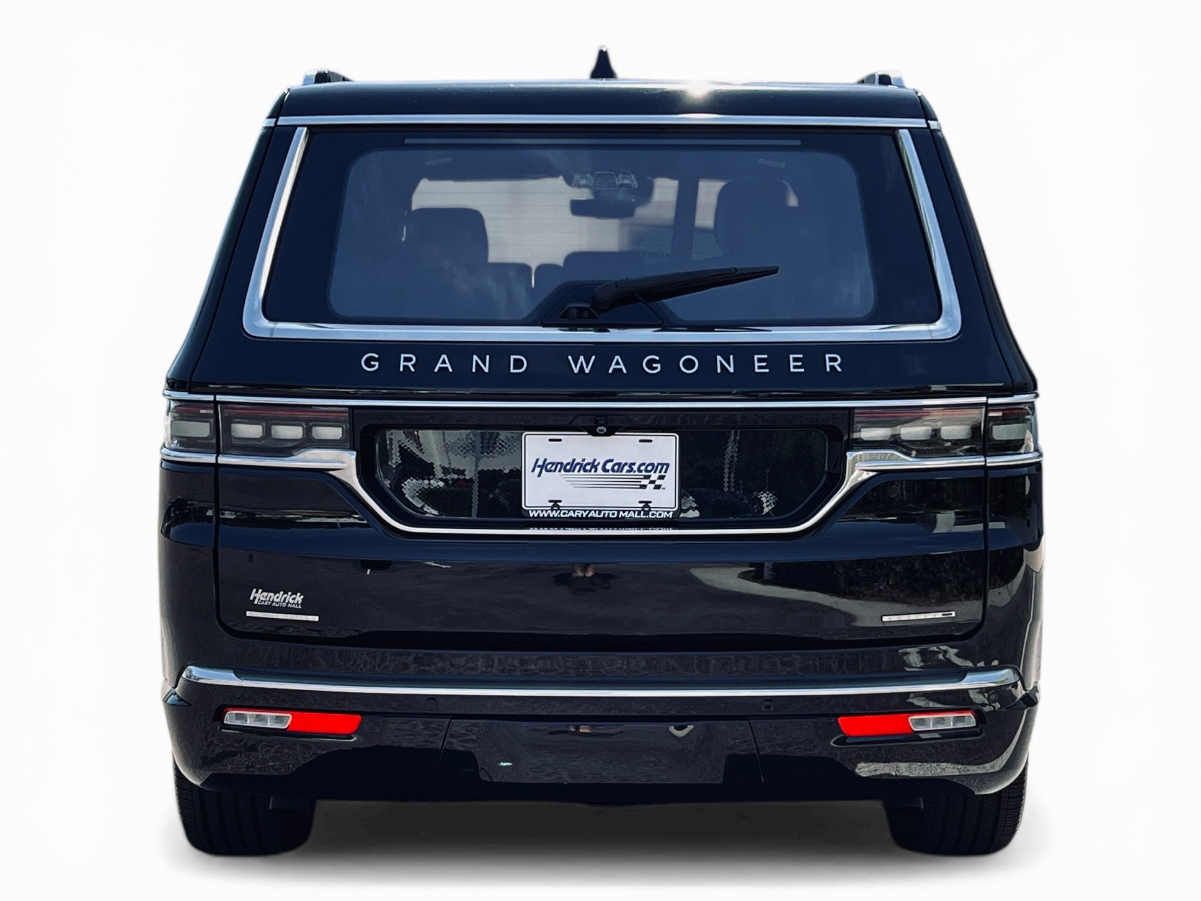 2023 Jeep Grand Wagoneer Series III photo 3