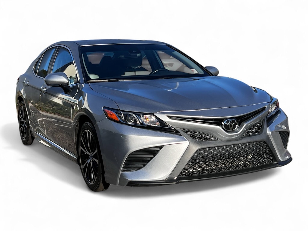 Used 2019 Toyota Camry SE Sedan