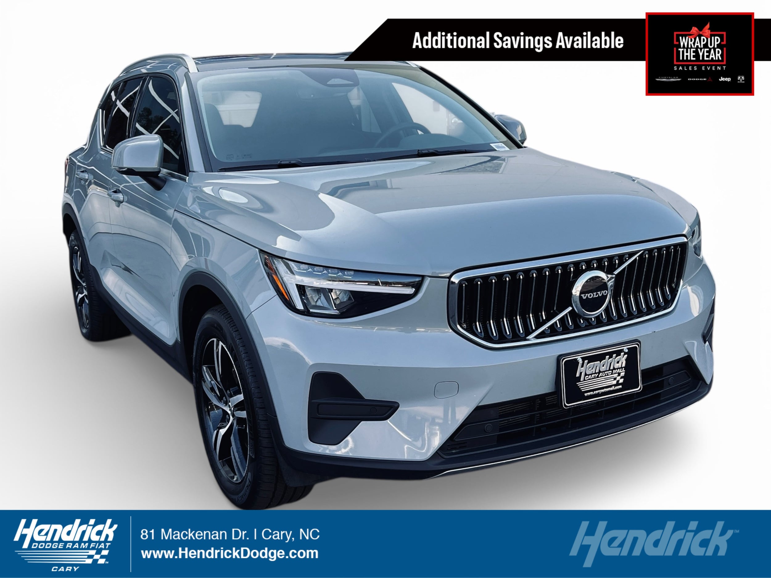 2025 Volvo XC40 Core's photo