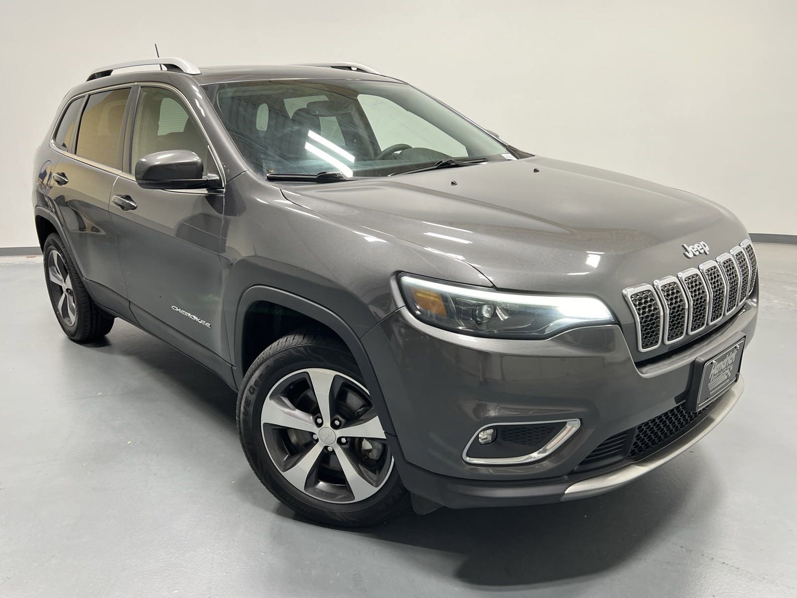 Used 2019 Jeep Cherokee Limited with VIN 1C4PJMDX7KD389919 for sale in Wilmington, NC