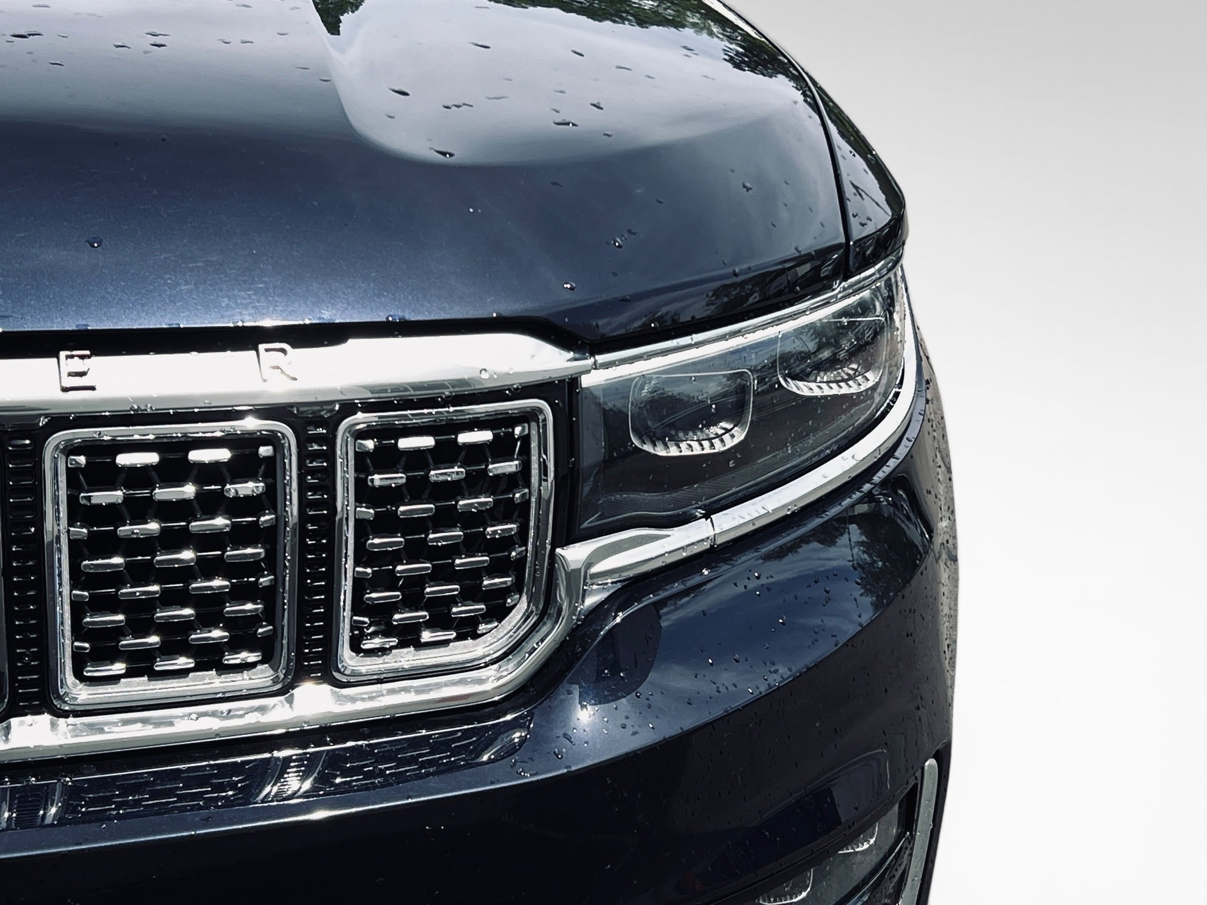 2024 Jeep Grand Wagoneer Series III photo 4