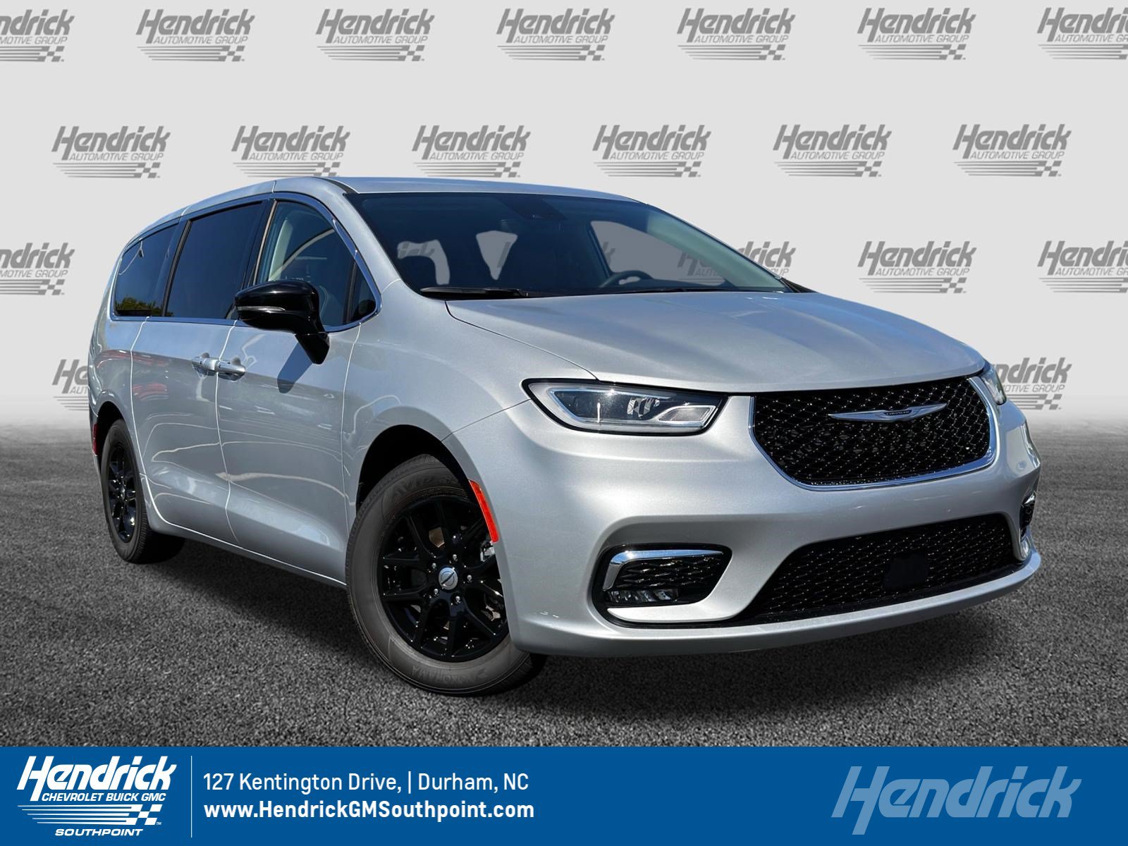 Used 2024 Chrysler Pacifica Touring L Minivan