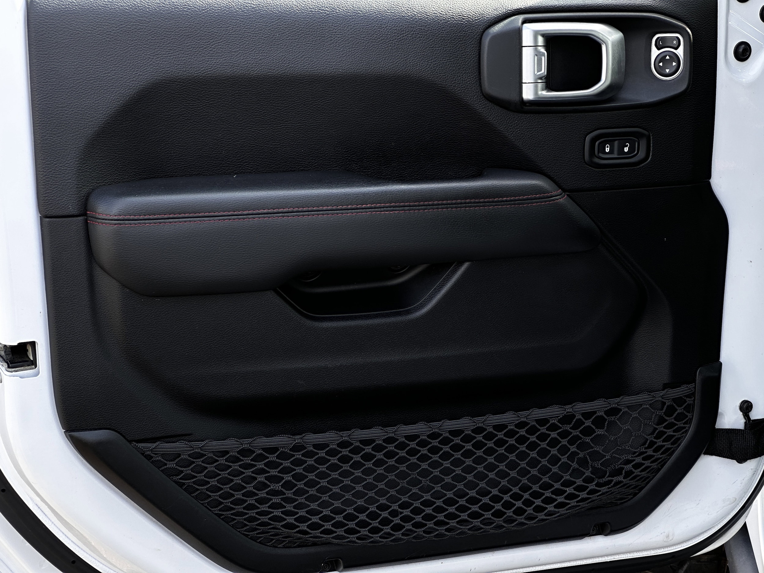 2020 Jeep Gladiator Rubicon photo 3