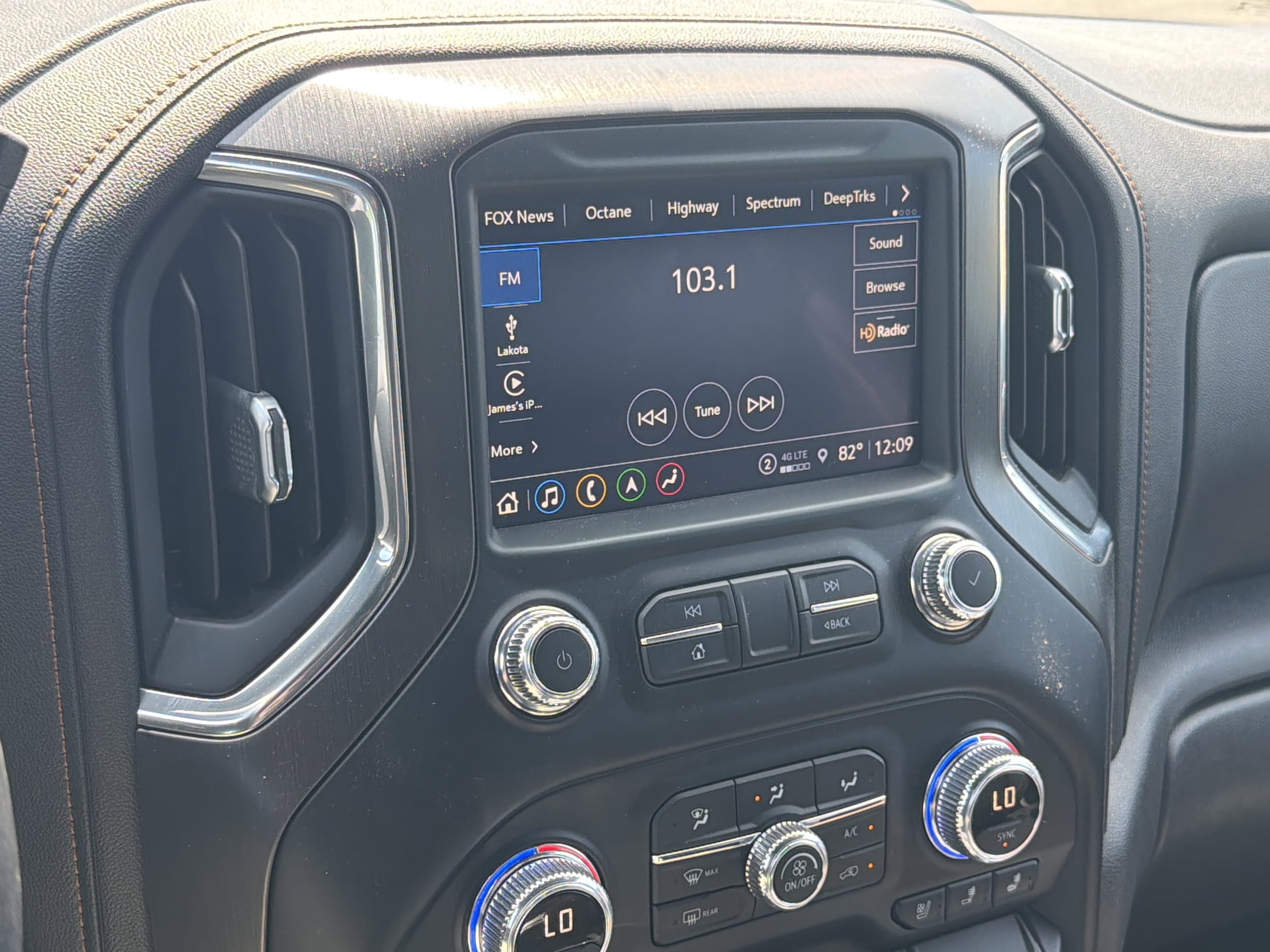 2021 GMC Sierra 1500 AT4 photo 3