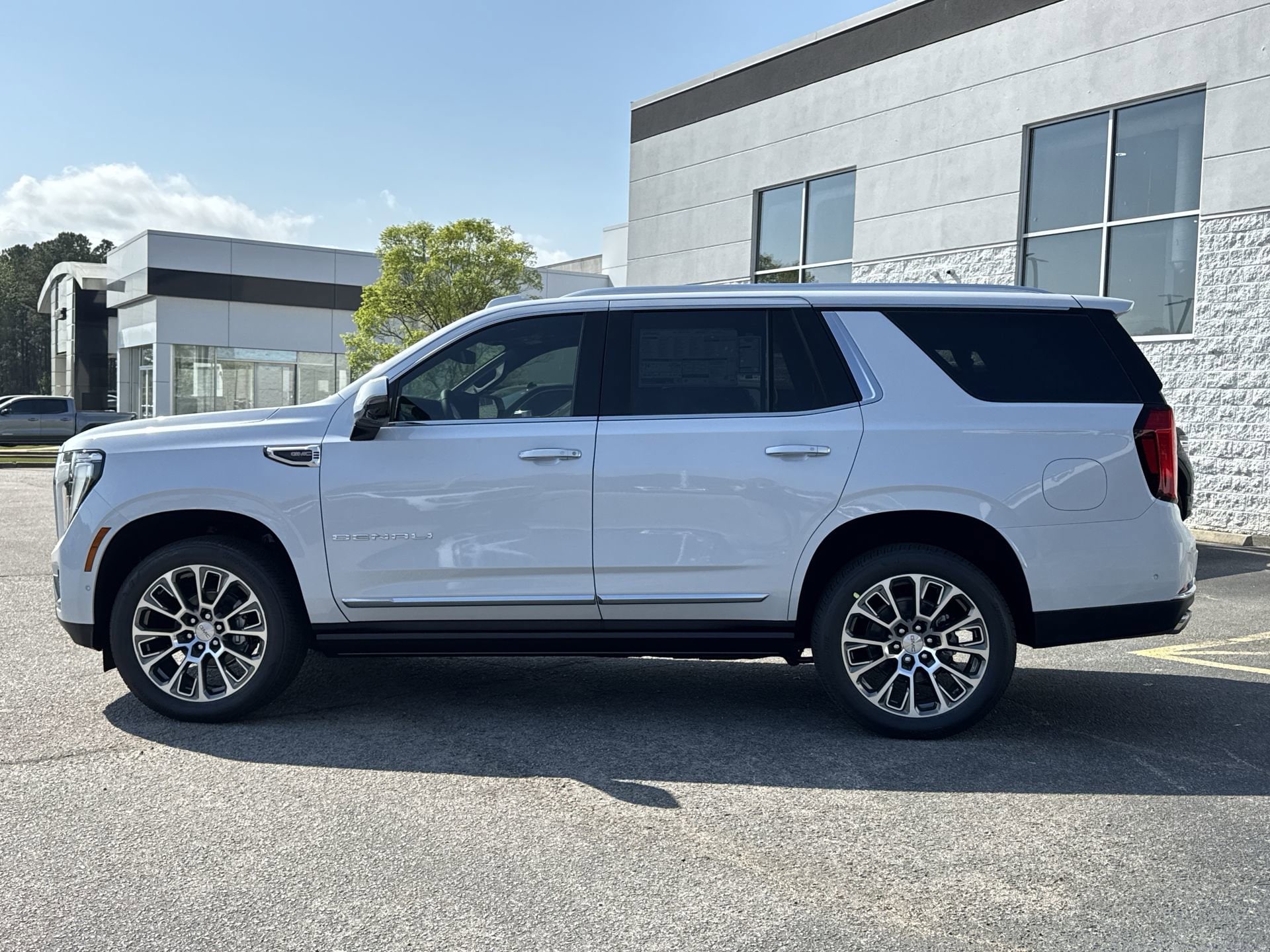2026 GMC Yukon Denali photo 5
